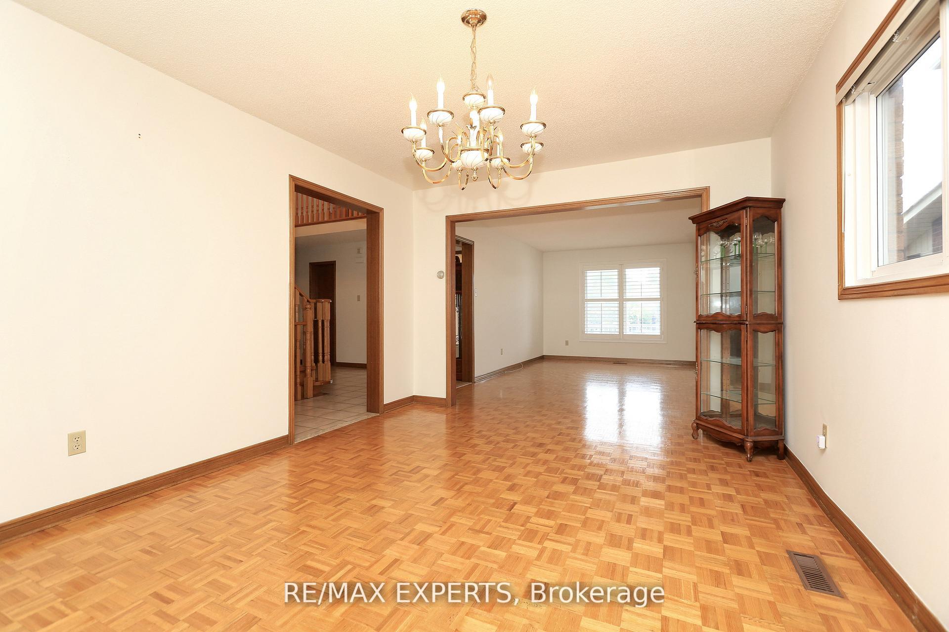 Photo 14 of 129 Father Ermanno Crescent, Vaughan, East Woodbridge — HOMEH
