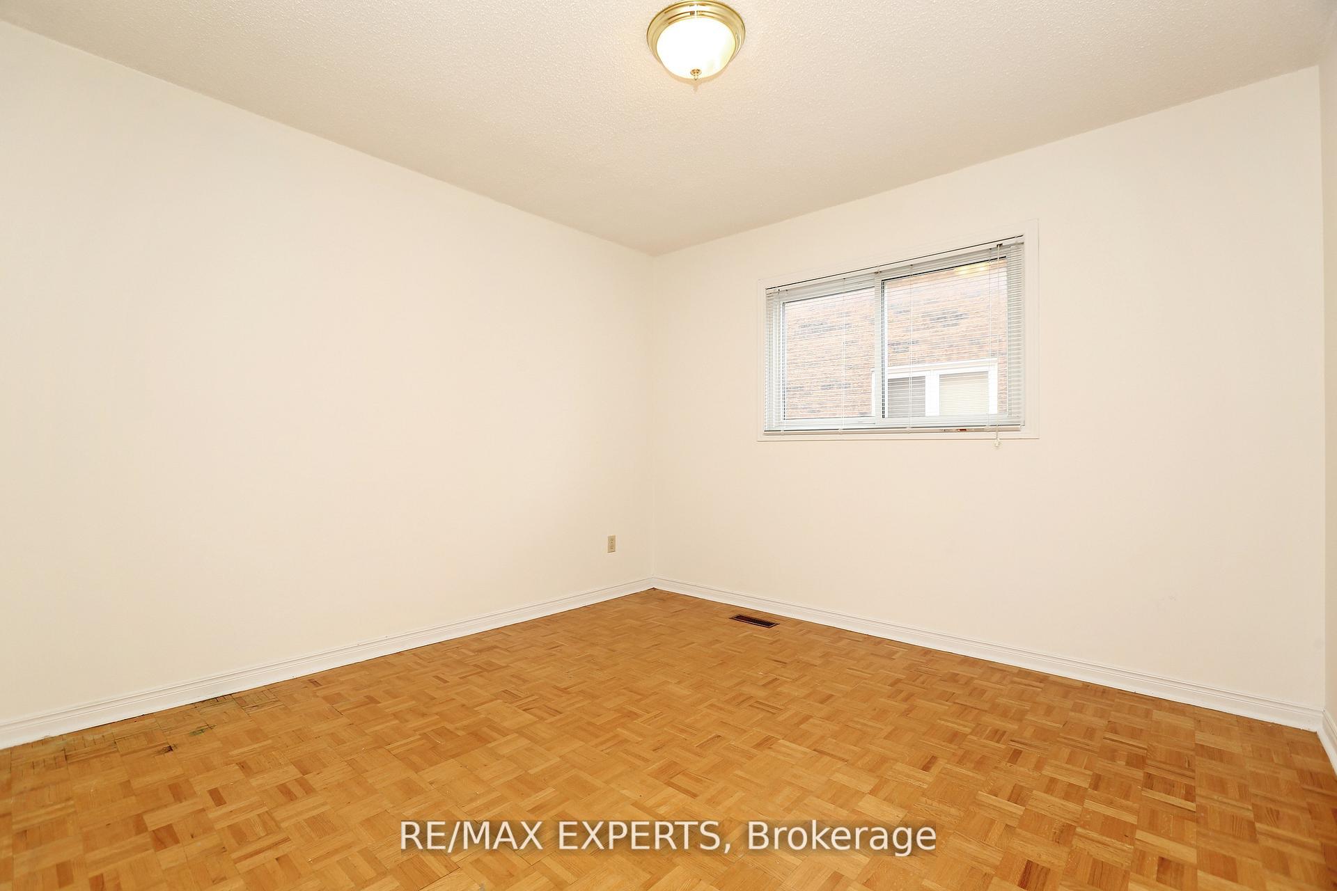 Photo 24 of 129 Father Ermanno Crescent, Vaughan, East Woodbridge — HOMEH
