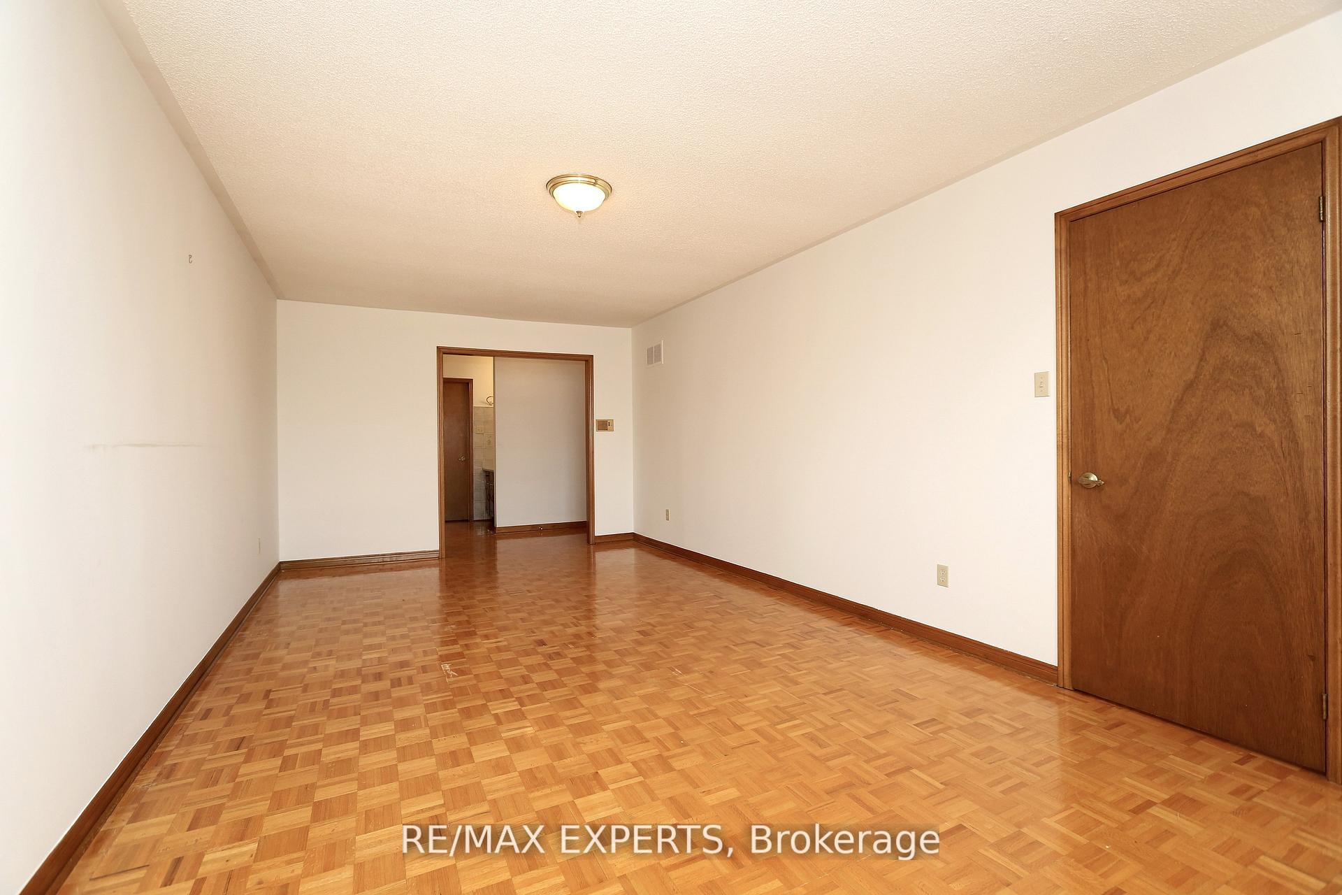 Photo 30 of 129 Father Ermanno Crescent, Vaughan, East Woodbridge — HOMEH