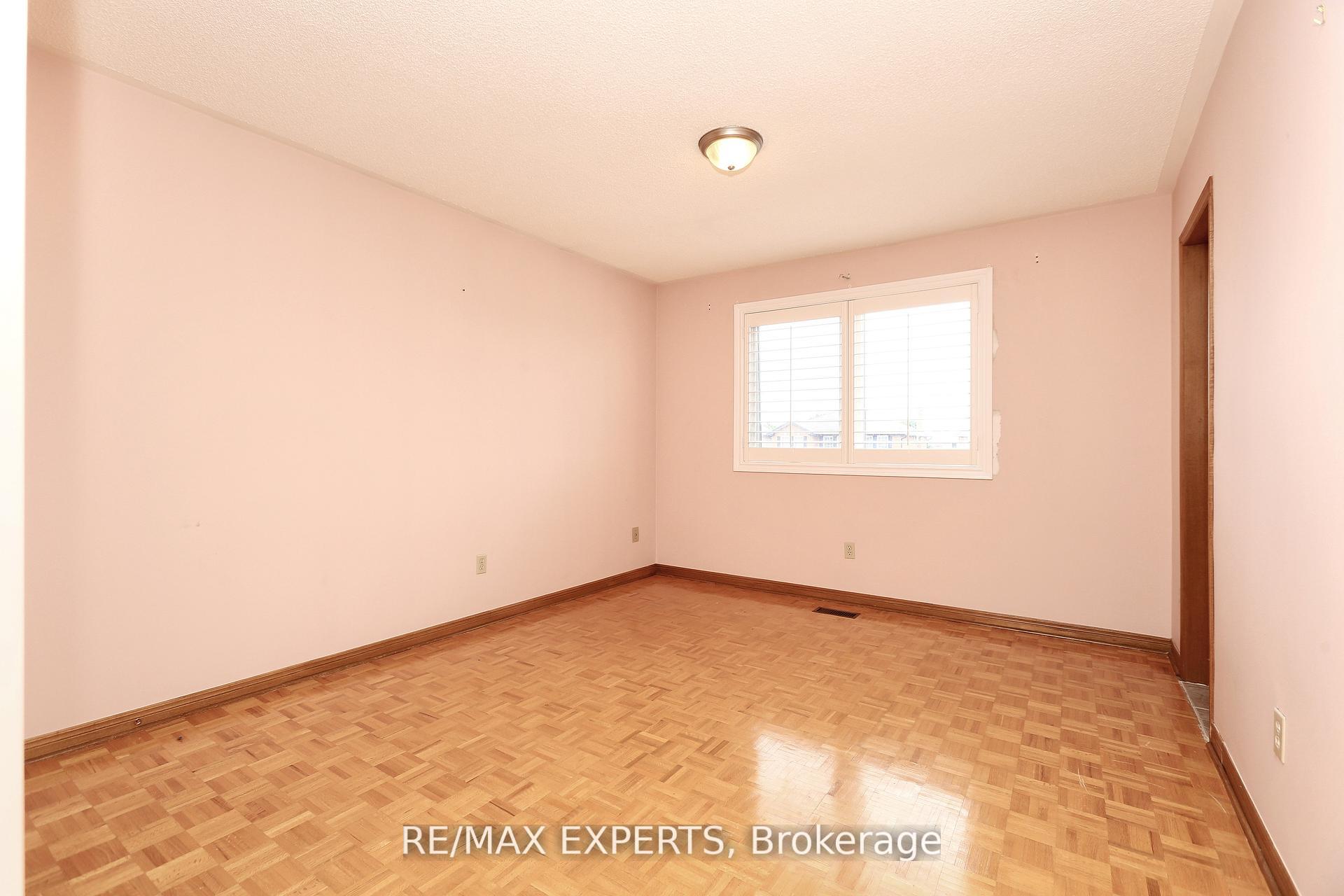 Photo 34 of 129 Father Ermanno Crescent, Vaughan, East Woodbridge — HOMEH