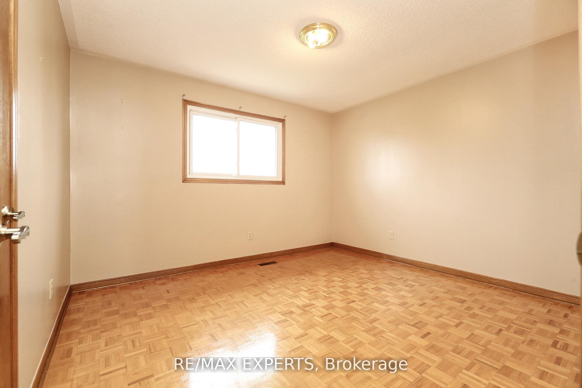 Photo 35 of 129 Father Ermanno Crescent, Vaughan, East Woodbridge — HOMEH