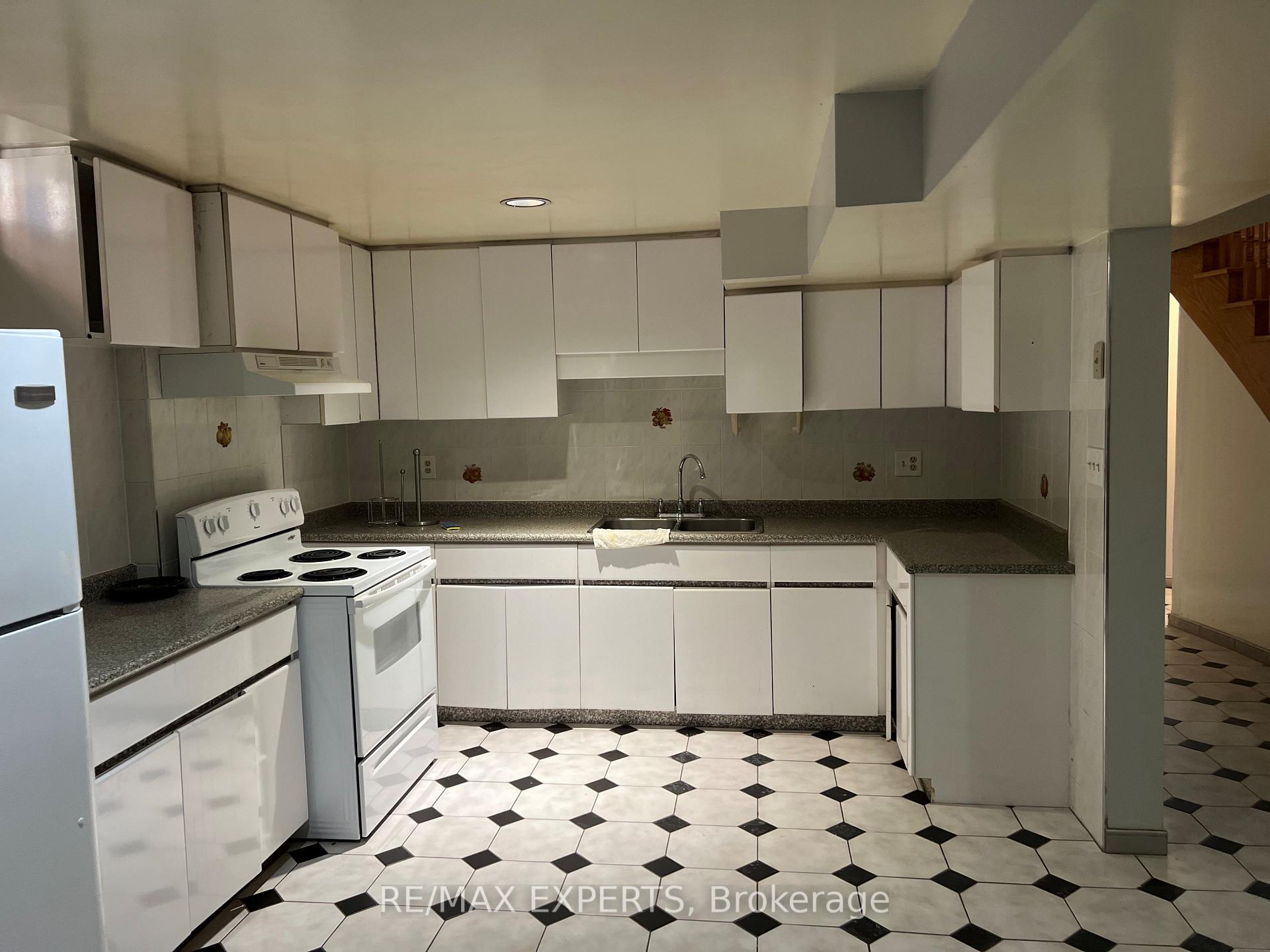 Photo 38 of 129 Father Ermanno Crescent, Vaughan, East Woodbridge — HOMEH