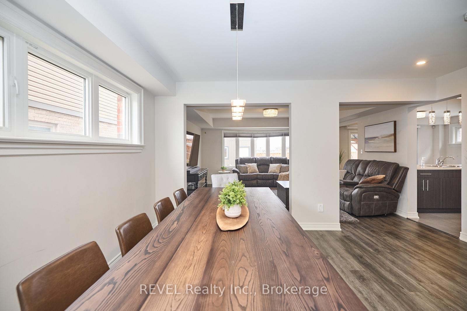 Photo 10 of 35 Spruce Crescent, Welland, Coyle Creek — HOMEH