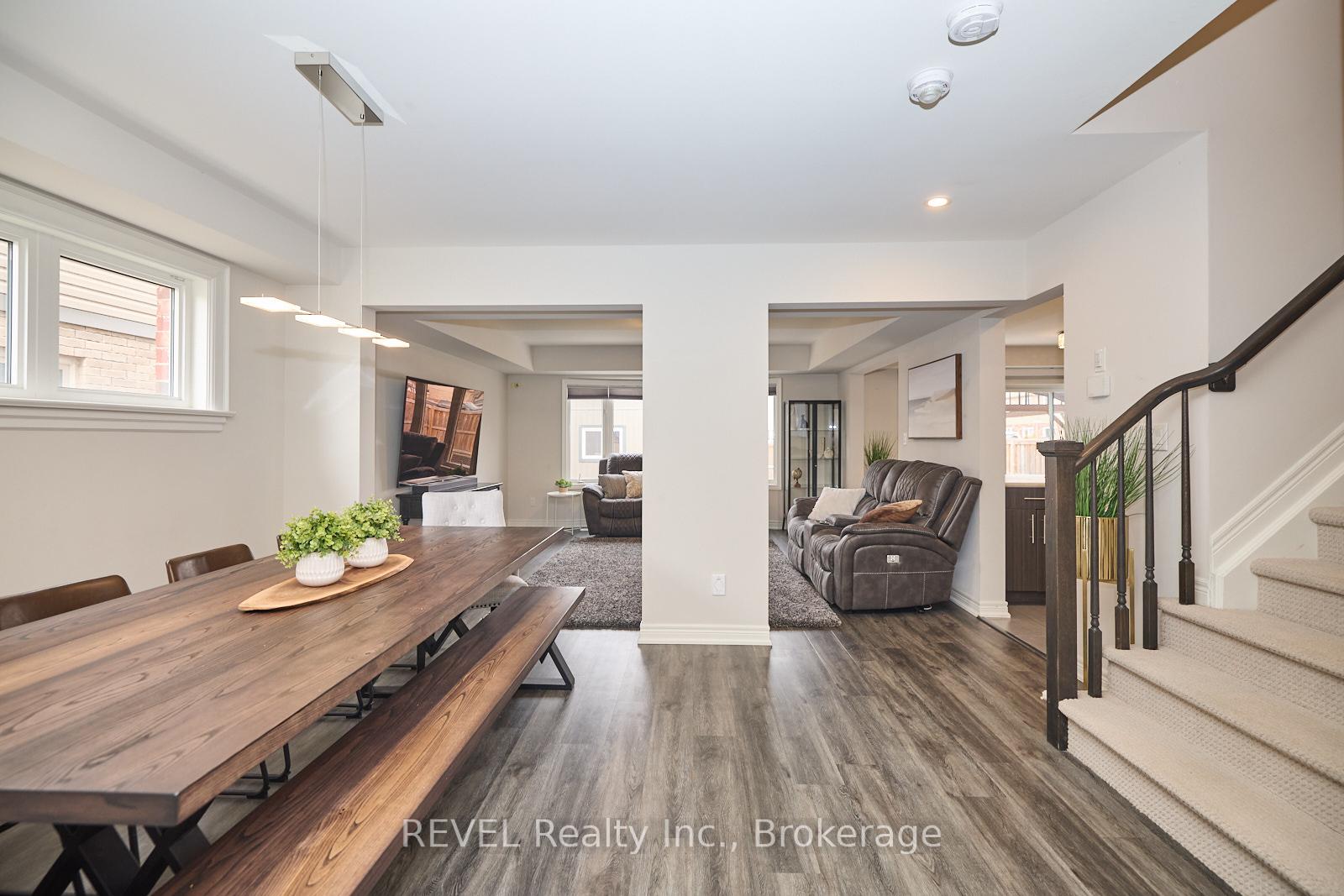 Photo 11 of 35 Spruce Crescent, Welland, Coyle Creek — HOMEH