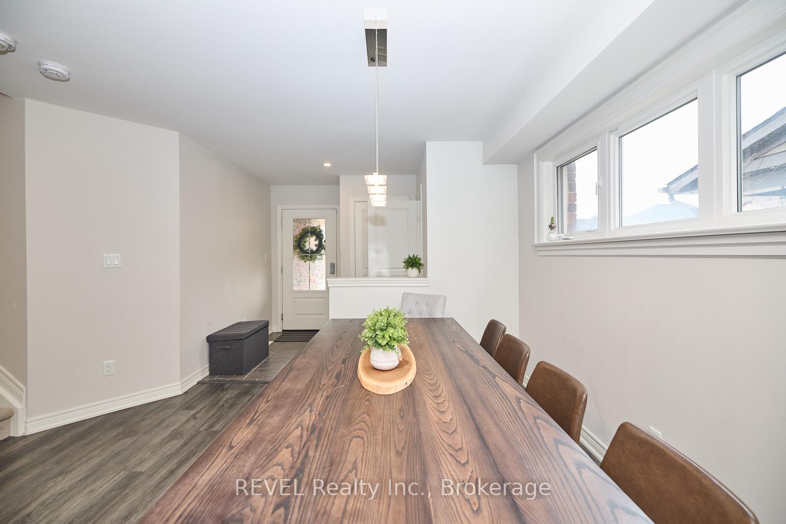 Photo 13 of 35 Spruce Crescent, Welland, Coyle Creek — HOMEH