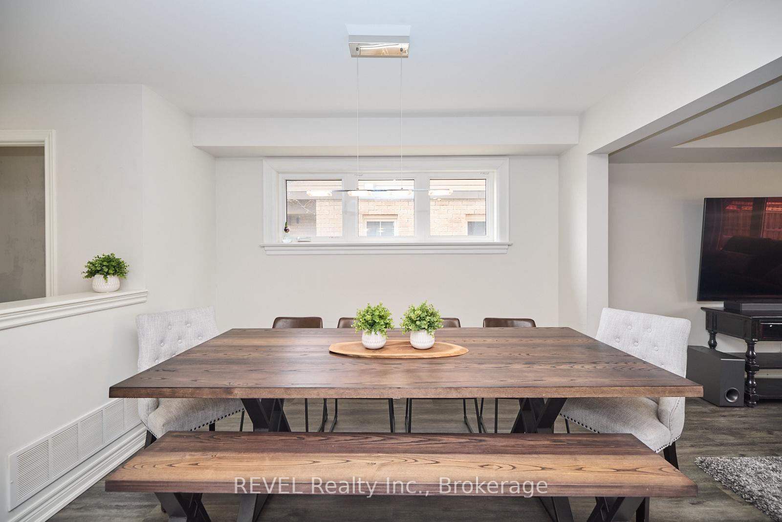 Photo 14 of 35 Spruce Crescent, Welland, Coyle Creek — HOMEH