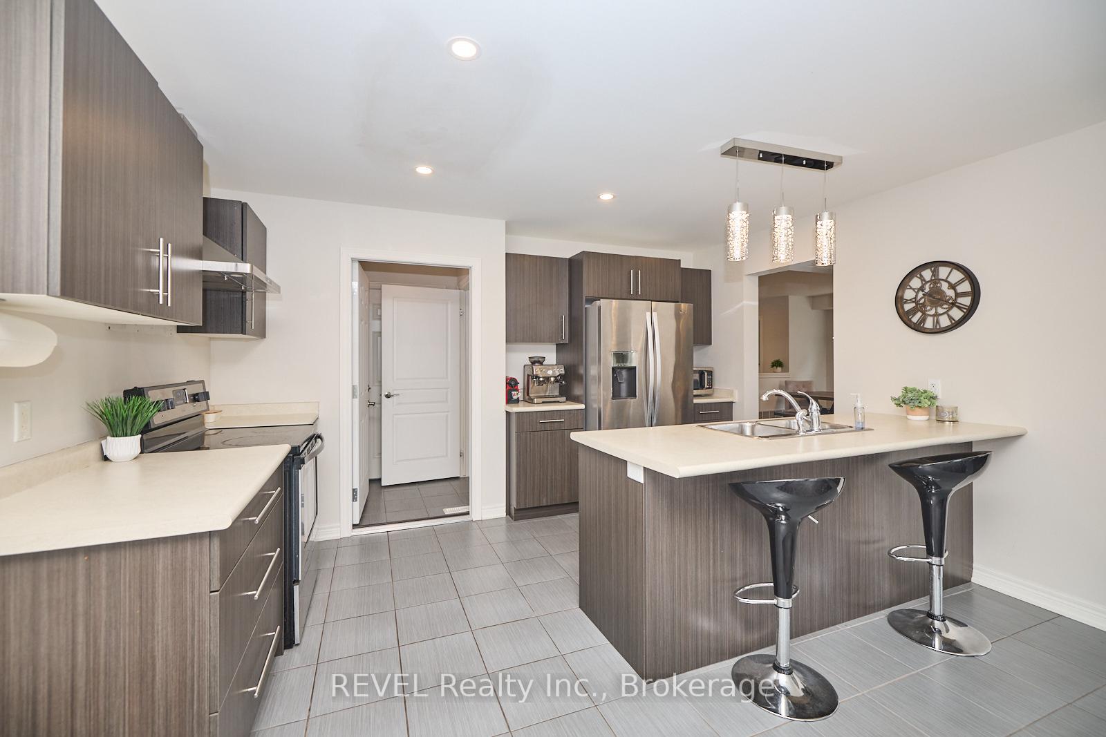 Photo 19 of 35 Spruce Crescent, Welland, Coyle Creek — HOMEH