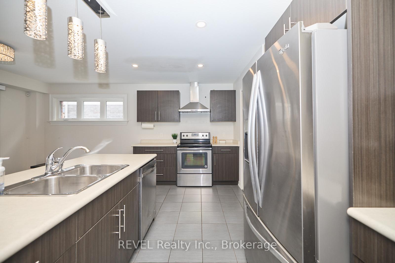 Photo 20 of 35 Spruce Crescent, Welland, Coyle Creek — HOMEH