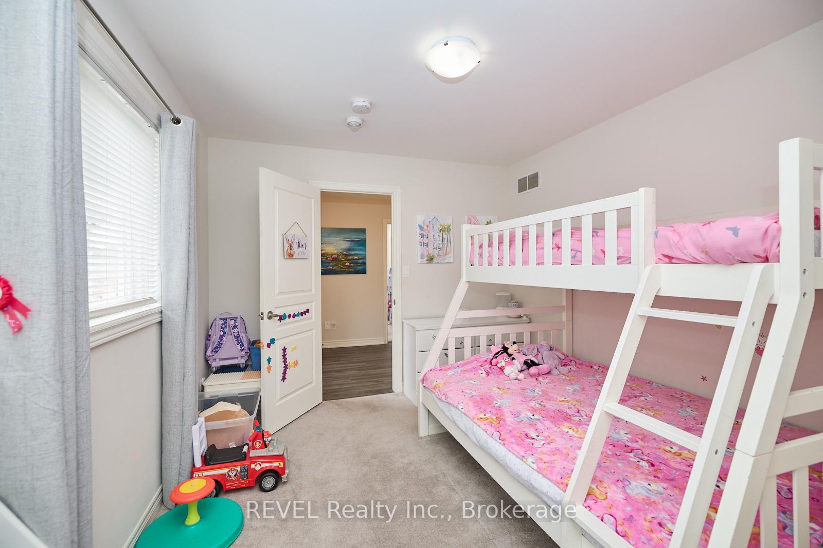 Photo 29 of 35 Spruce Crescent, Welland, Coyle Creek — HOMEH