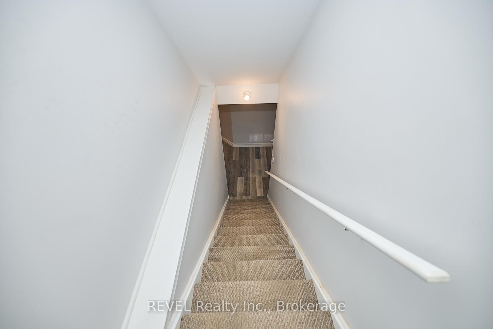 Photo 37 of 35 Spruce Crescent, Welland, Coyle Creek — HOMEH