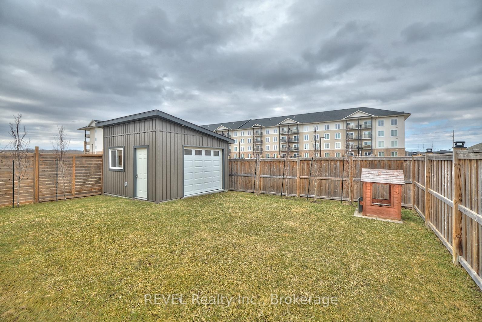Photo 45 of 35 Spruce Crescent, Welland, Coyle Creek — HOMEH