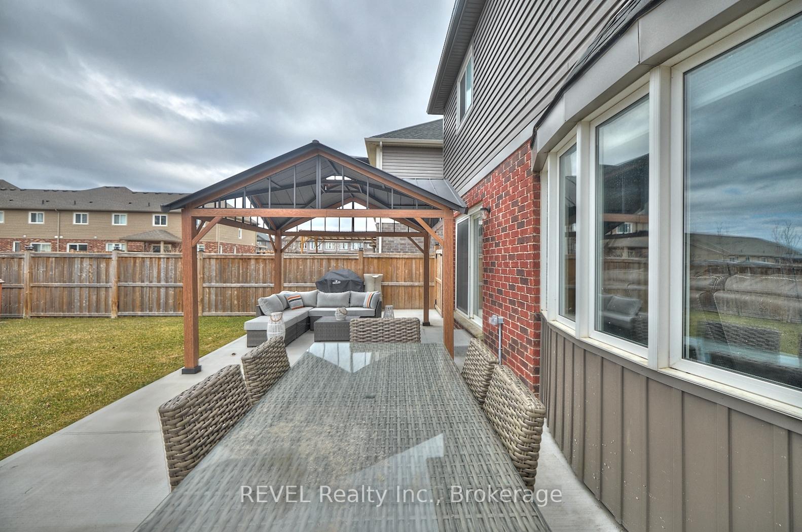 Photo 49 of 35 Spruce Crescent, Welland, Coyle Creek — HOMEH