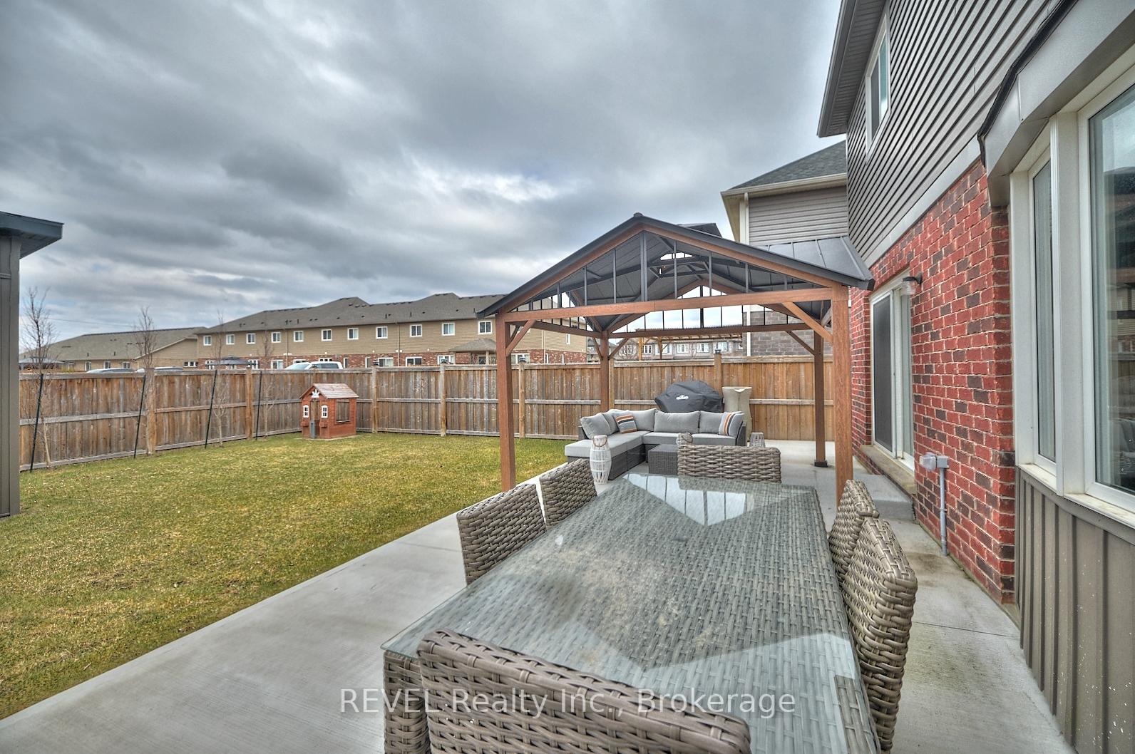 Photo 50 of 35 Spruce Crescent, Welland, Coyle Creek — HOMEH