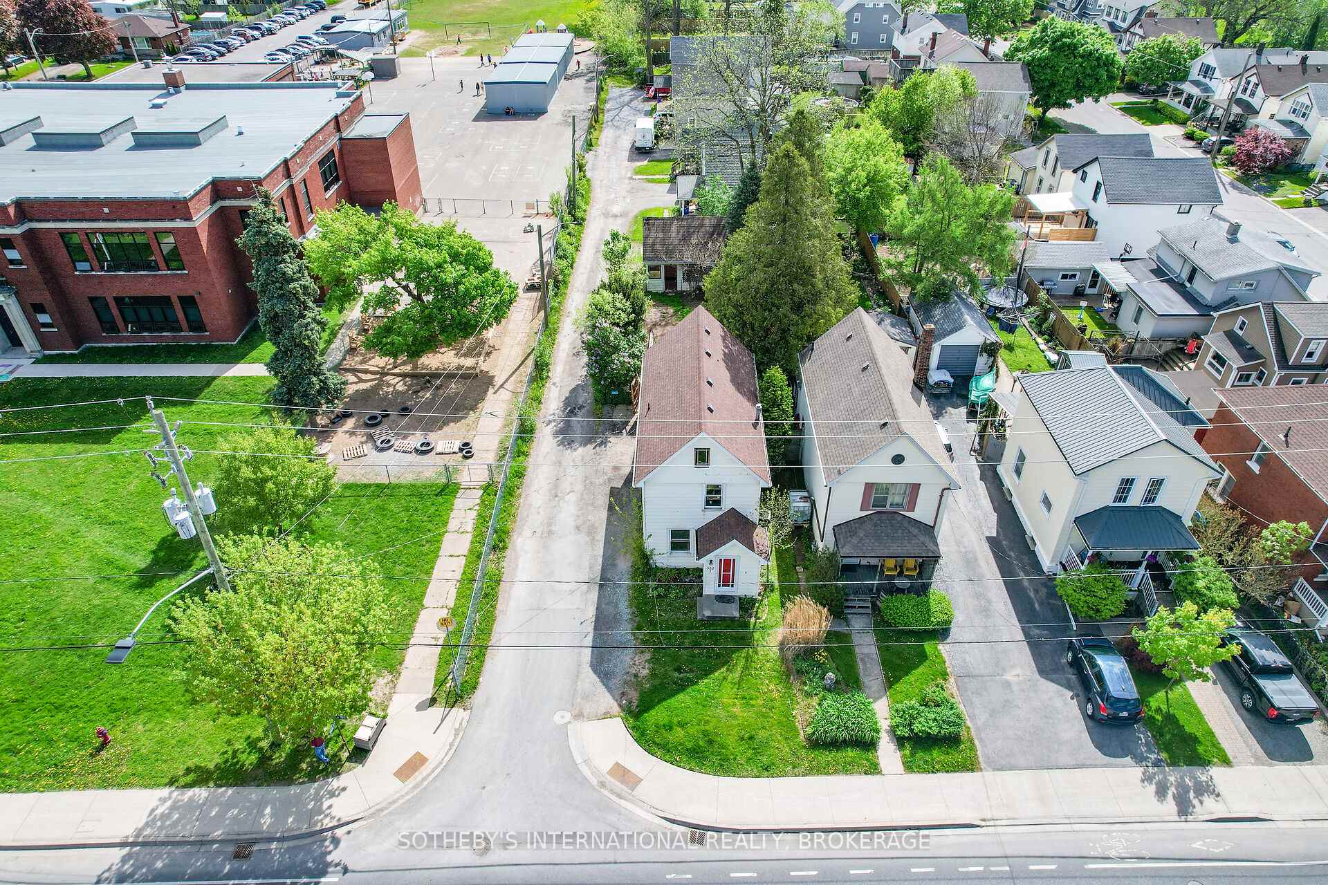 Photo 2 of 332 Niagara Street, Welland, Prince Charles — HOMEH