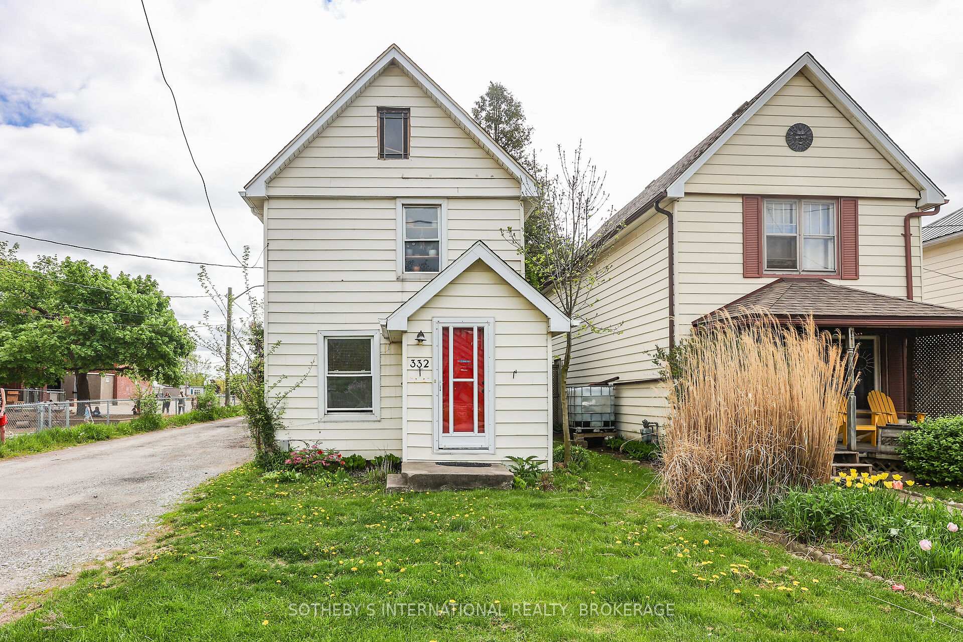 Photo 3 of 332 Niagara Street, Welland, Prince Charles — HOMEH