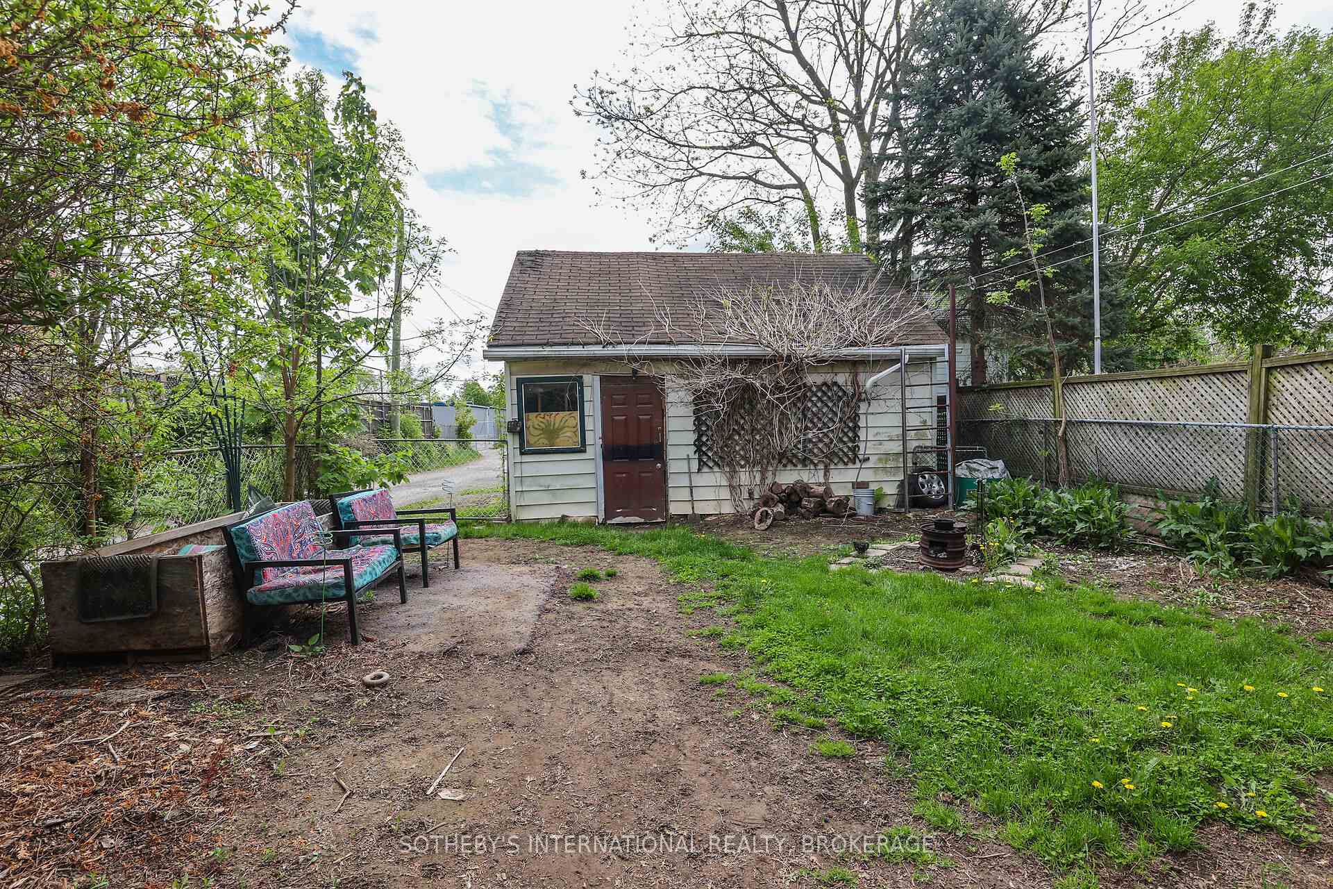 Photo 19 of 332 Niagara Street, Welland, Prince Charles — HOMEH