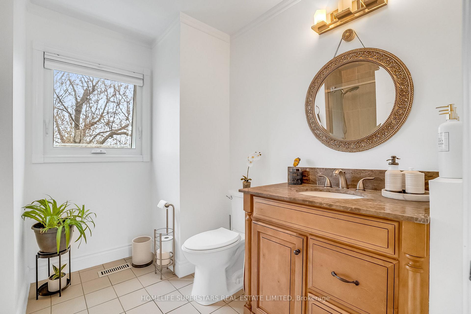 Photo 26 of 38 Baycroft Lane, Aurora, Aurora Heights — HOMEH