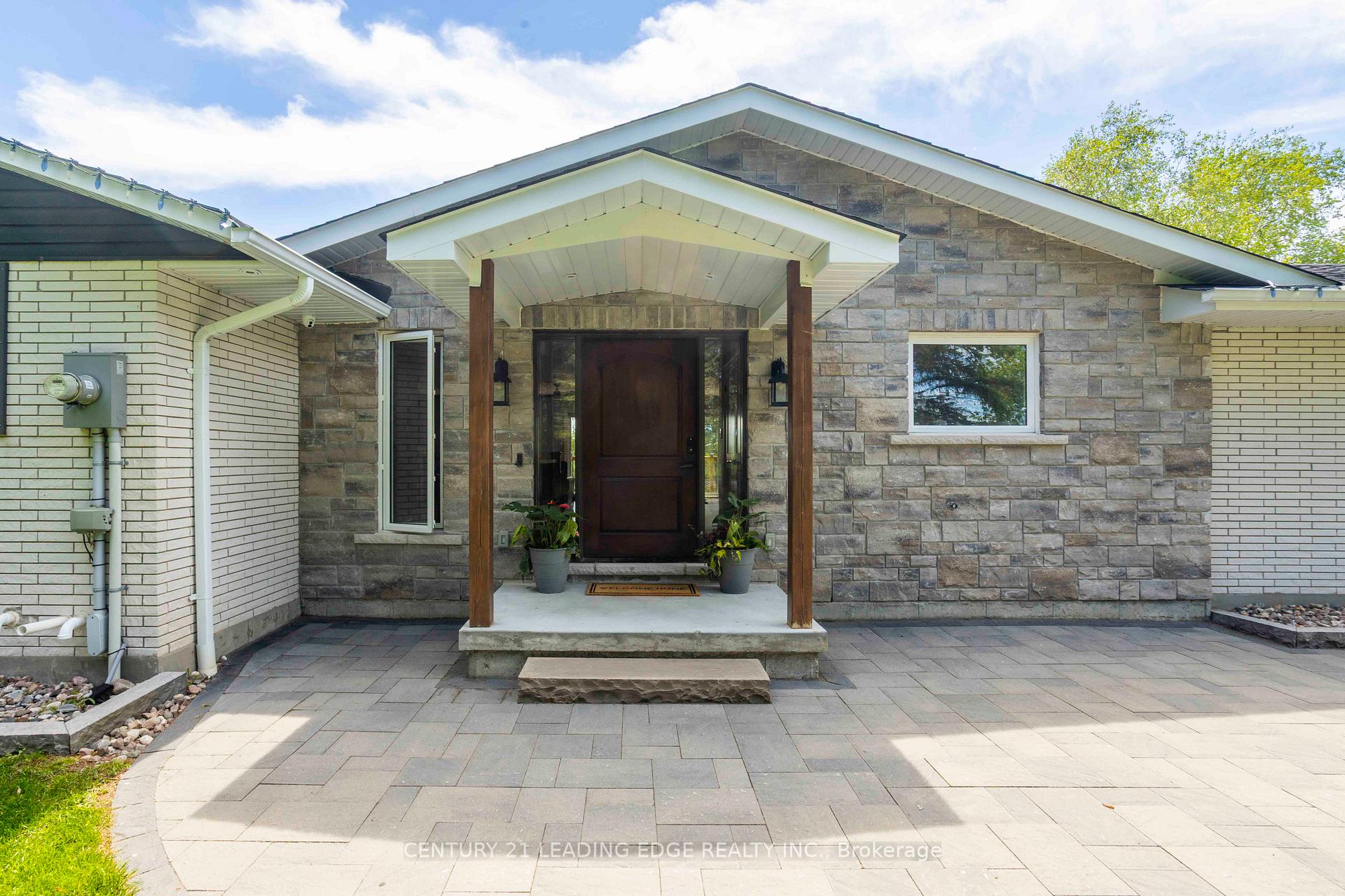 Photo 2 of 835 Brawley Road W, Whitby, Rural Whitby — HOMEH