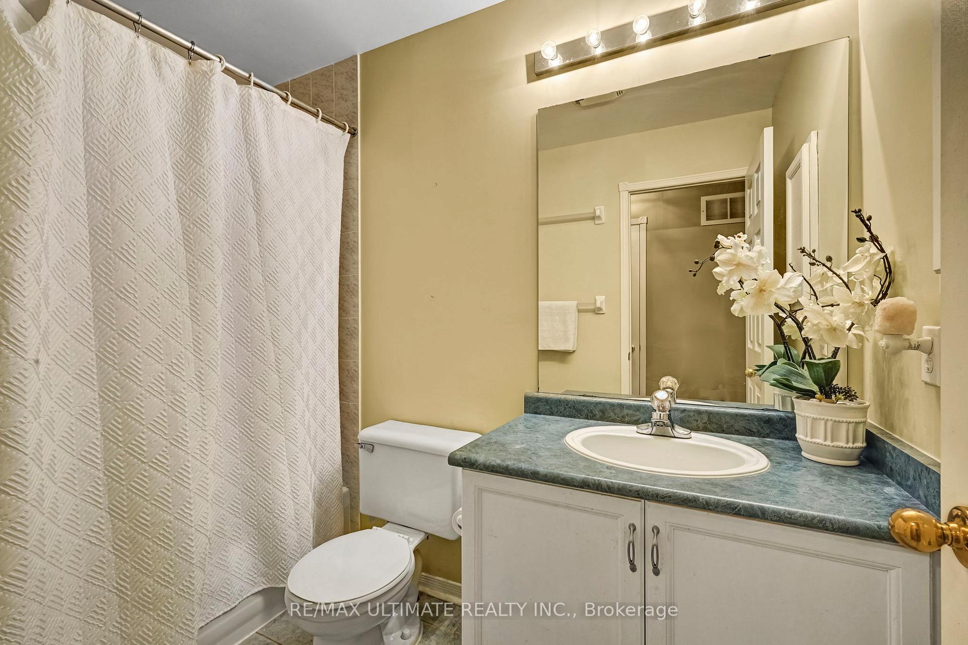 Photo 5 of 55 Breakwater Drive, Whitby, Port Whitby — HOMEH
