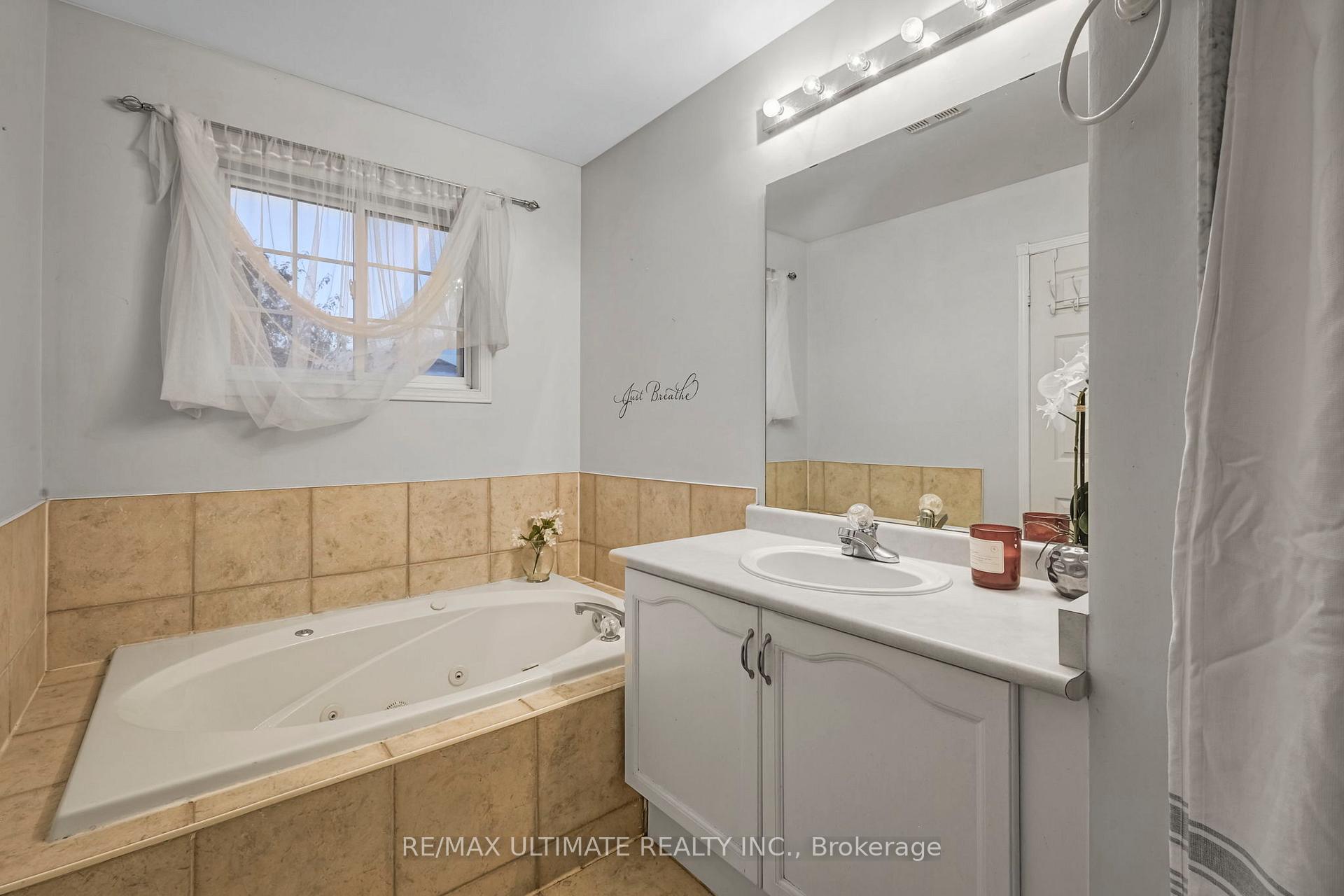 Photo 16 of 55 Breakwater Drive, Whitby, Port Whitby — HOMEH