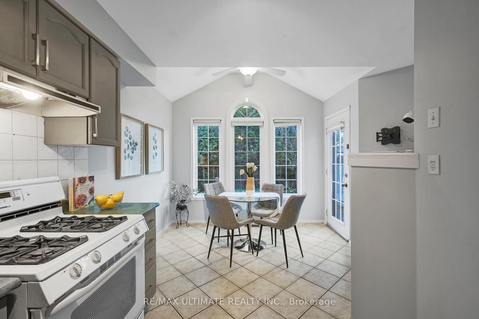 Photo 23 of 55 Breakwater Drive, Whitby, Port Whitby — HOMEH