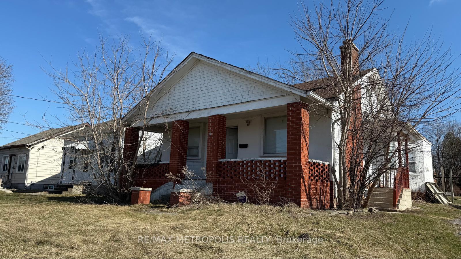 Photo 1 of 1917 Dundas Street E, Whitby, Blue Grass Meadows — HOMEH