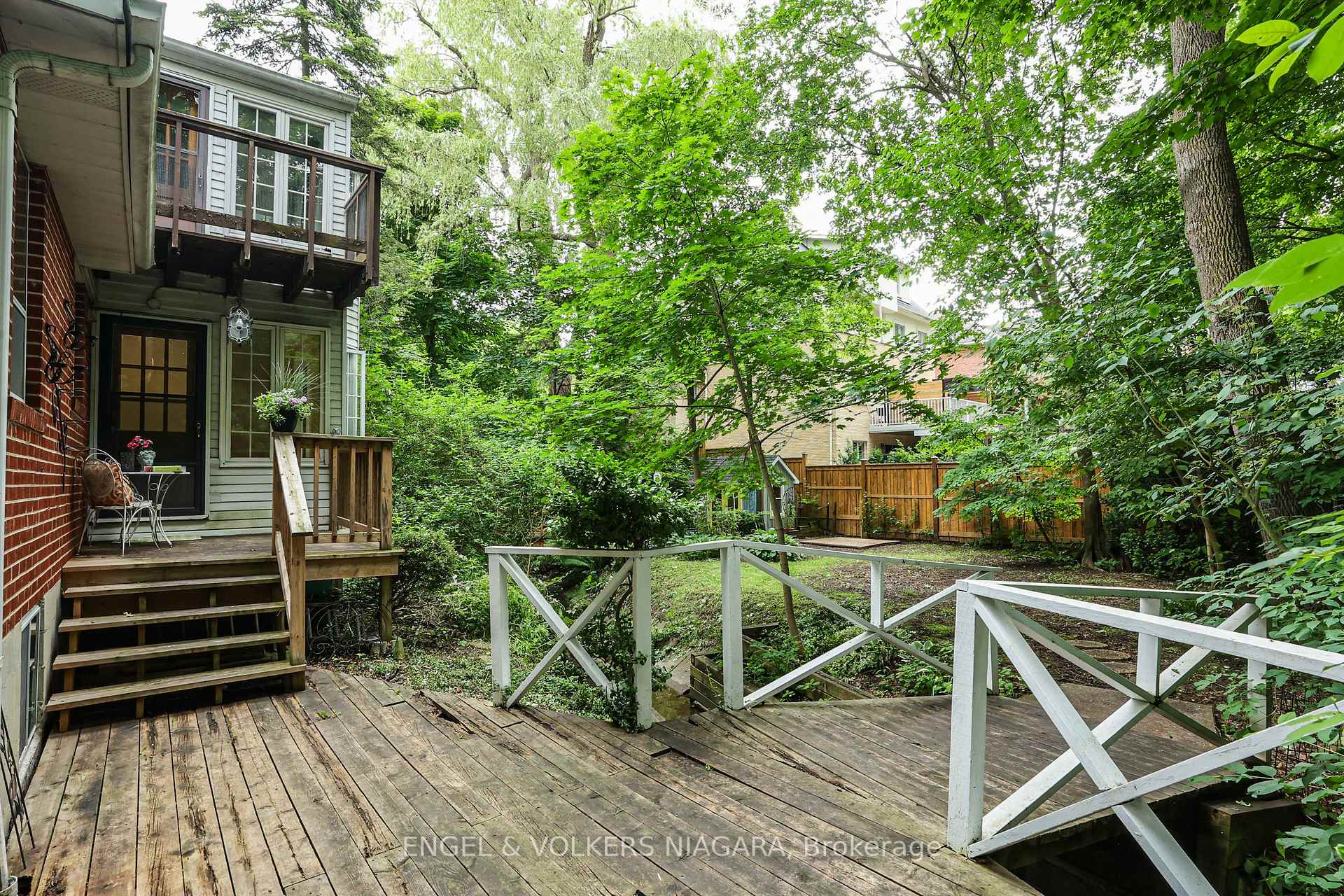 Photo 4 of 109 Centre Street, Vaughan, Crestwood-Springfarm-Yorkhill — HOMEH