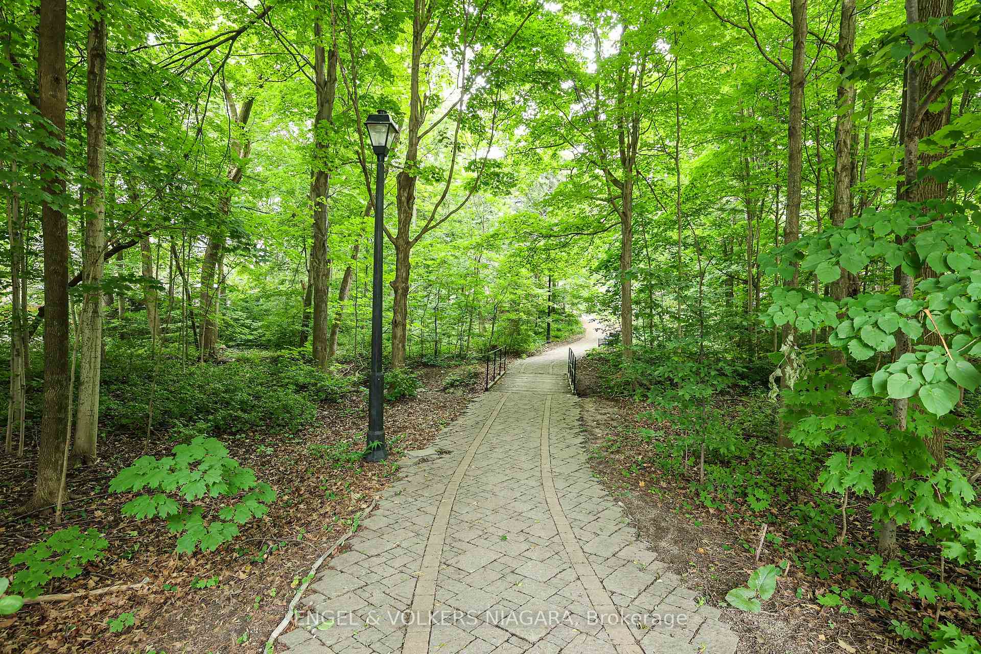 Photo 7 of 109 Centre Street, Vaughan, Crestwood-Springfarm-Yorkhill — HOMEH
