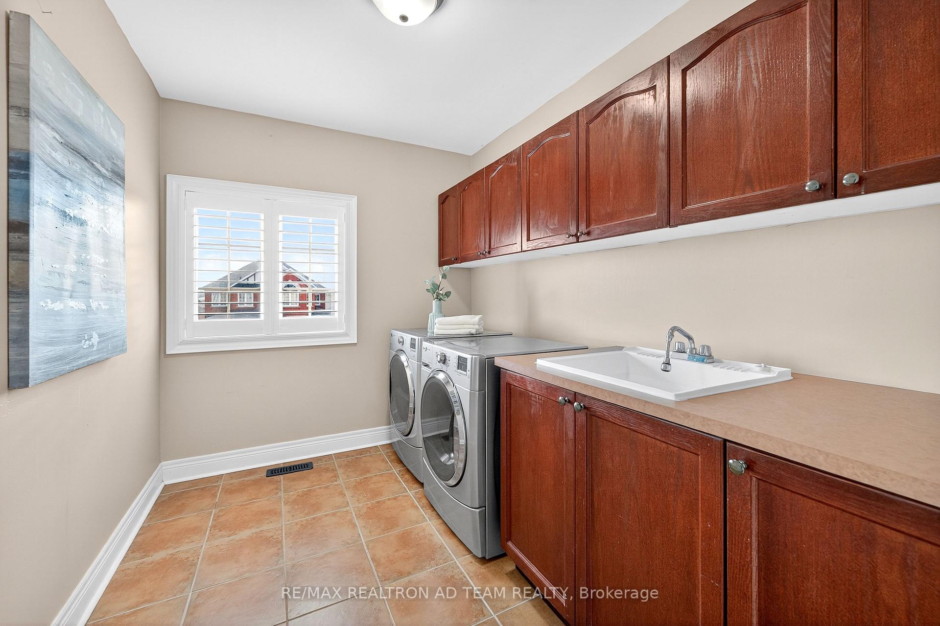 Photo 20 of 51 Winterton Way, Ajax, Northwest Ajax — HOMEH
