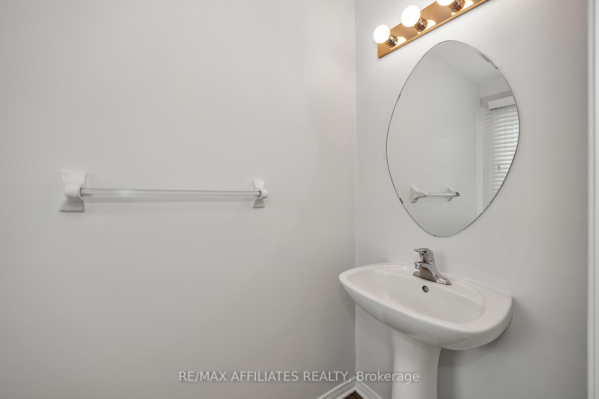 Photo 18 of 17 Kirkstone Private, Ottawa, Barrhaven - Stonebridge — HOMEH