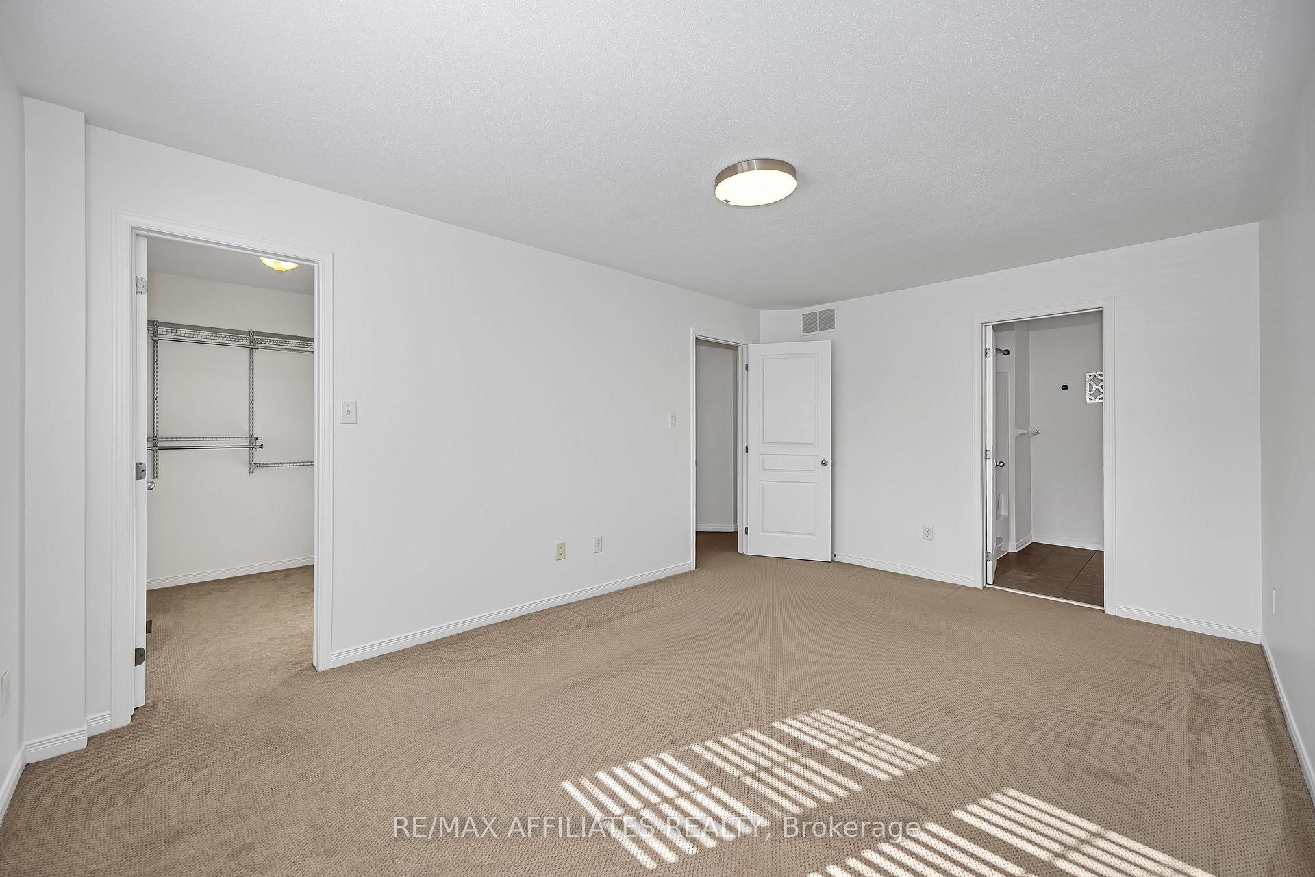 Photo 14 of 17 Kirkstone Private, Ottawa, Barrhaven - Stonebridge — HOMEH