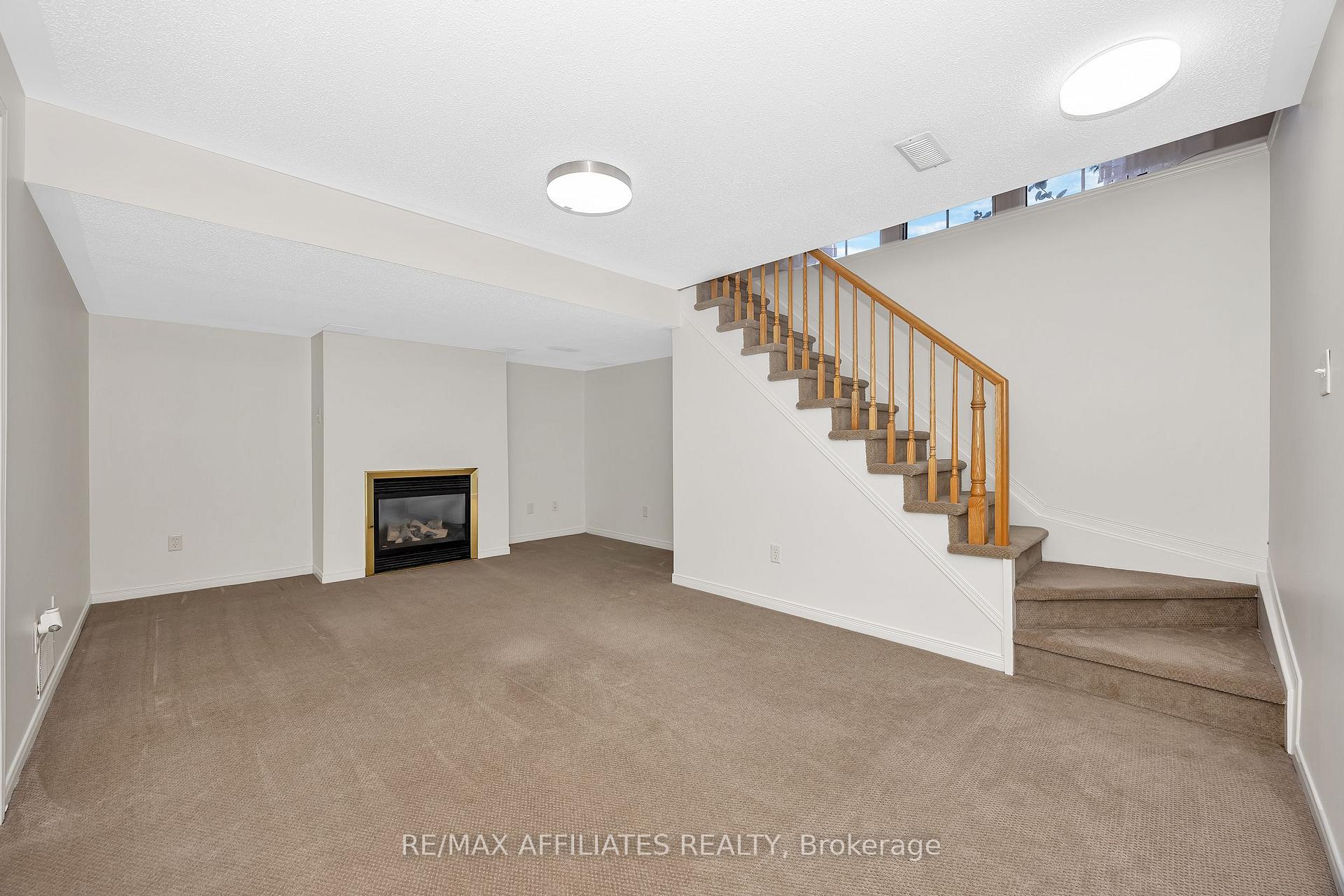 Photo 25 of 17 Kirkstone Private, Ottawa, Barrhaven - Stonebridge — HOMEH