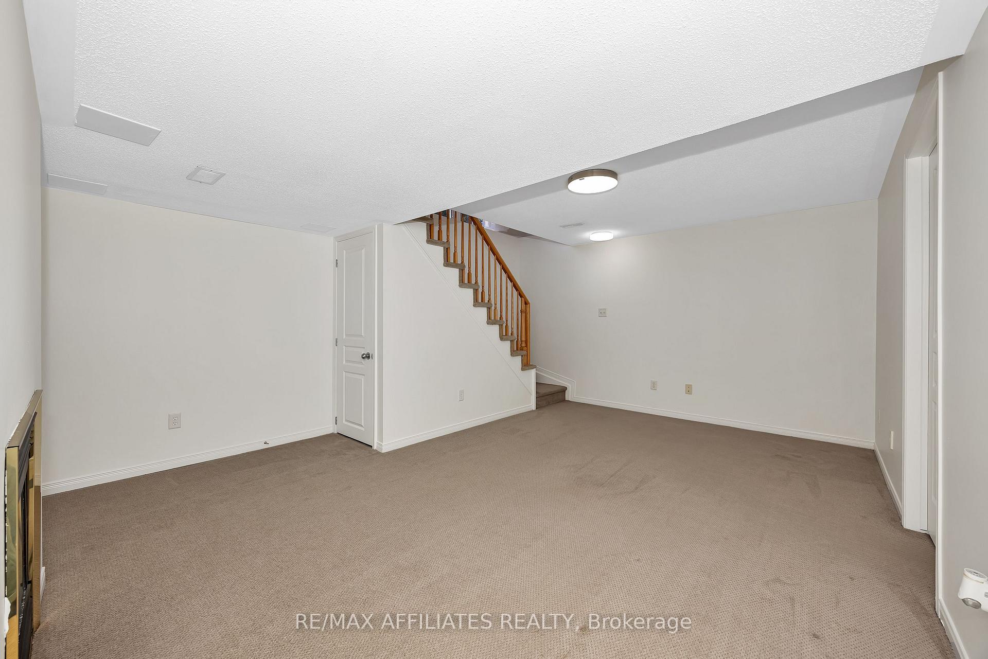 Photo 28 of 17 Kirkstone Private, Ottawa, Barrhaven - Stonebridge — HOMEH