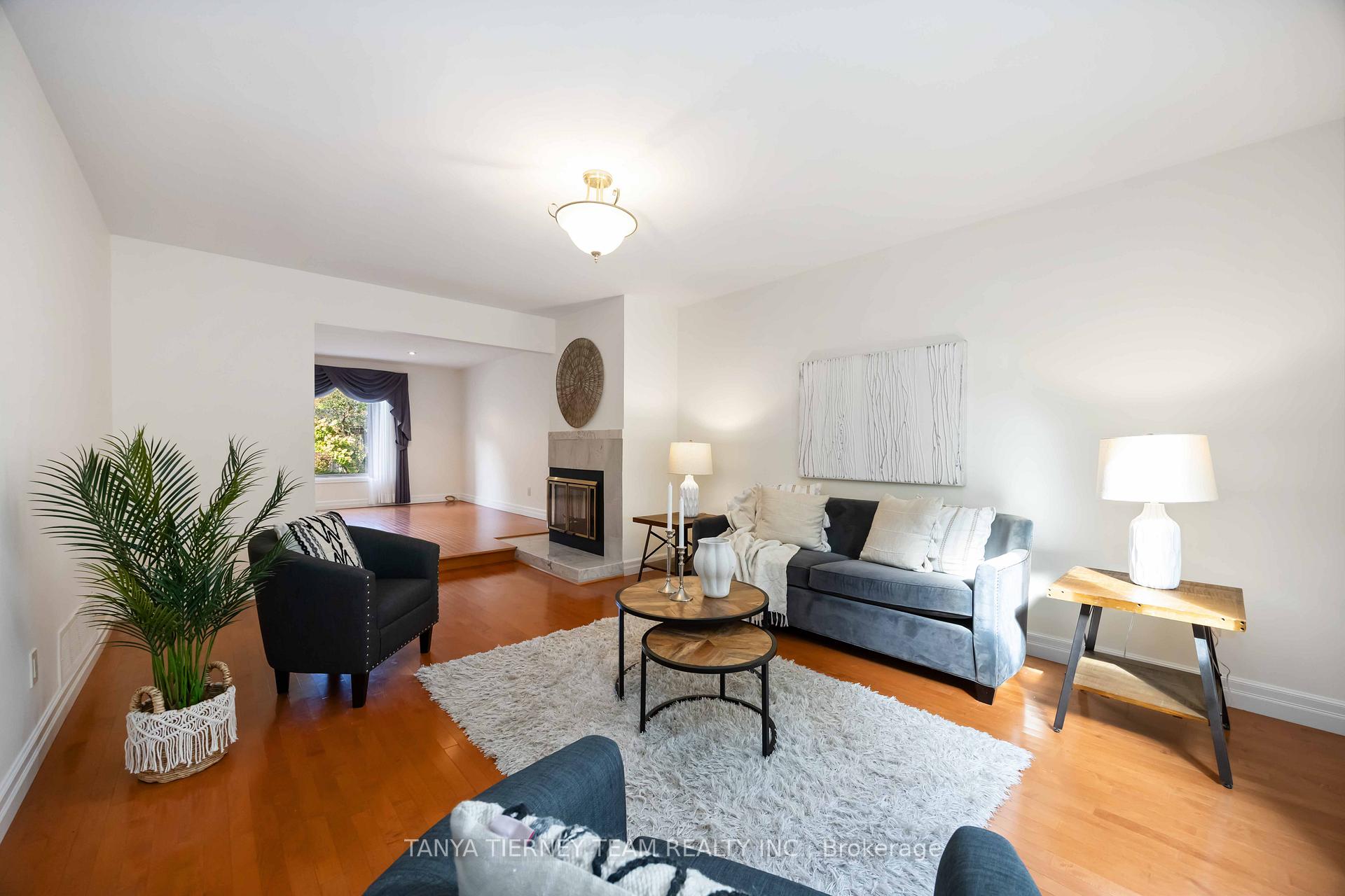 Photo 7 of 6 Lyndhurst Crescent, Whitby, Williamsburg — HOMEH