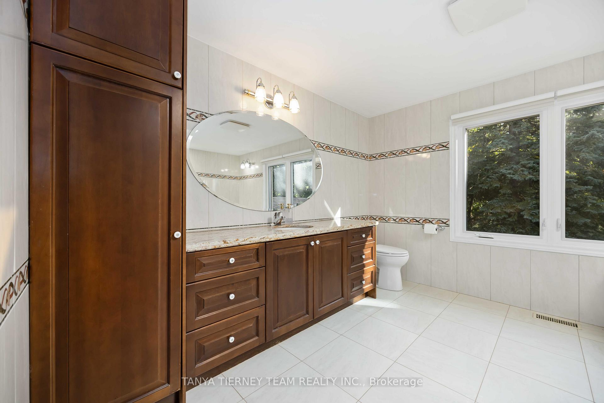 Photo 29 of 6 Lyndhurst Crescent, Whitby, Williamsburg — HOMEH