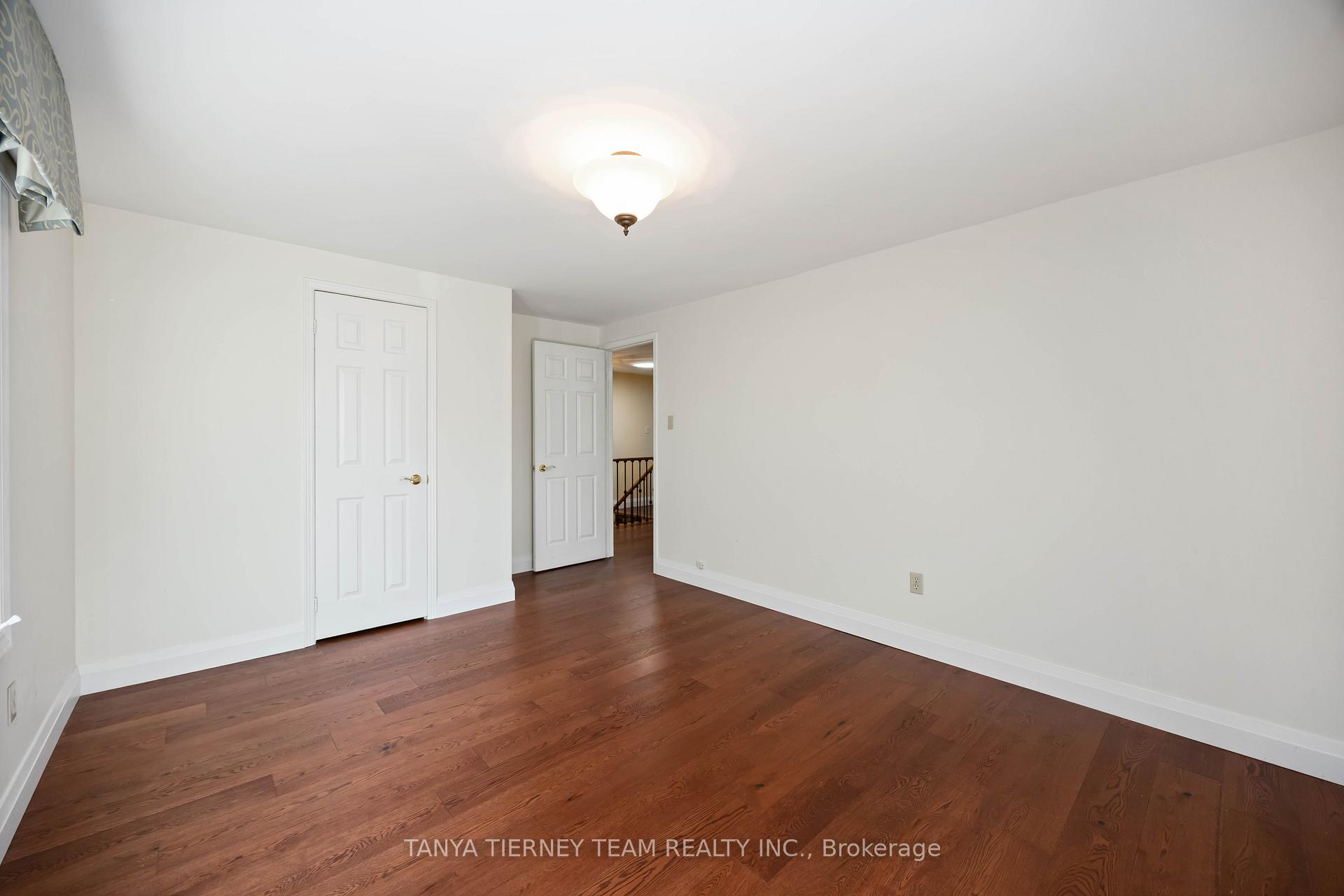Photo 36 of 6 Lyndhurst Crescent, Whitby, Williamsburg — HOMEH