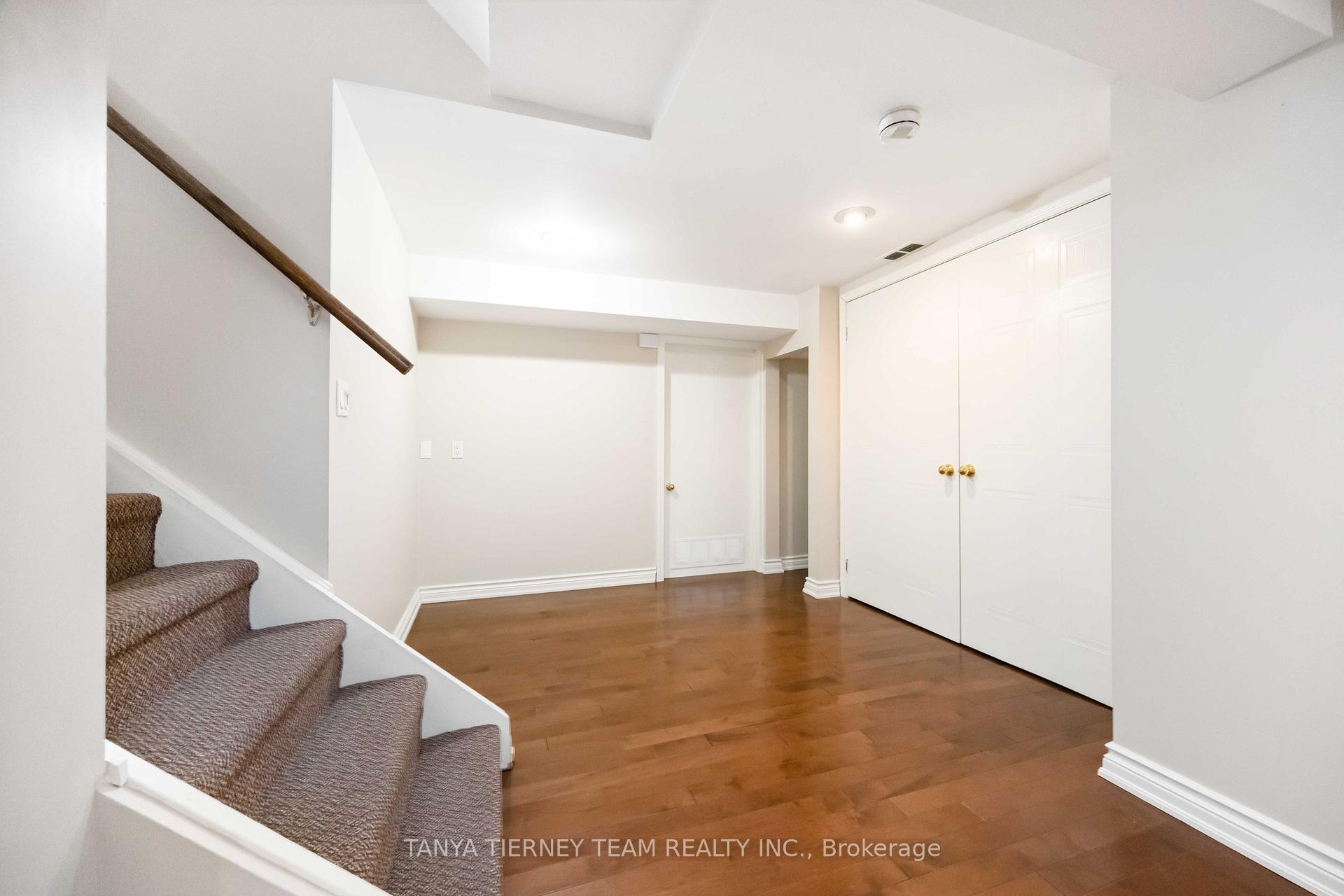 Photo 38 of 6 Lyndhurst Crescent, Whitby, Williamsburg — HOMEH