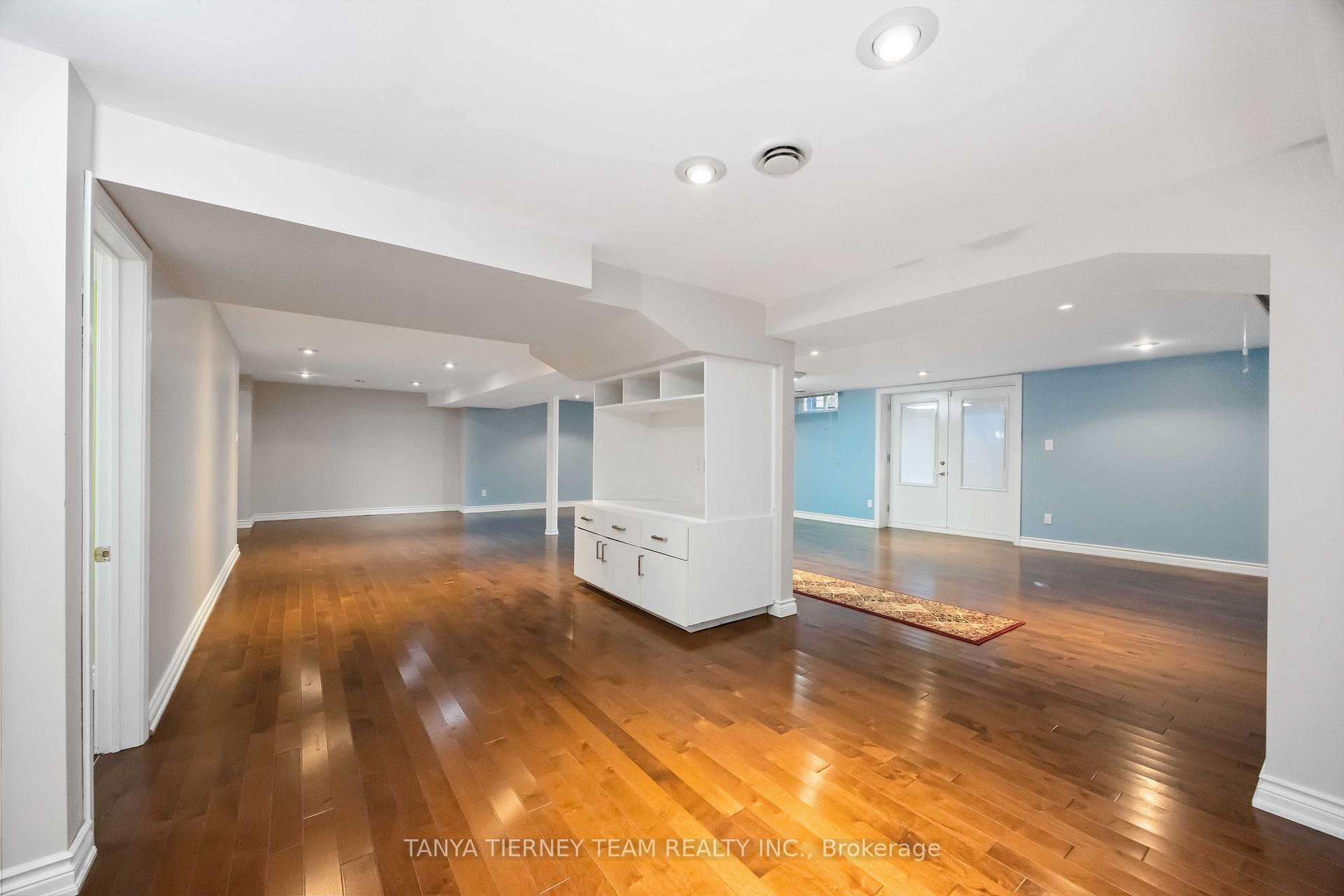 Photo 42 of 6 Lyndhurst Crescent, Whitby, Williamsburg — HOMEH