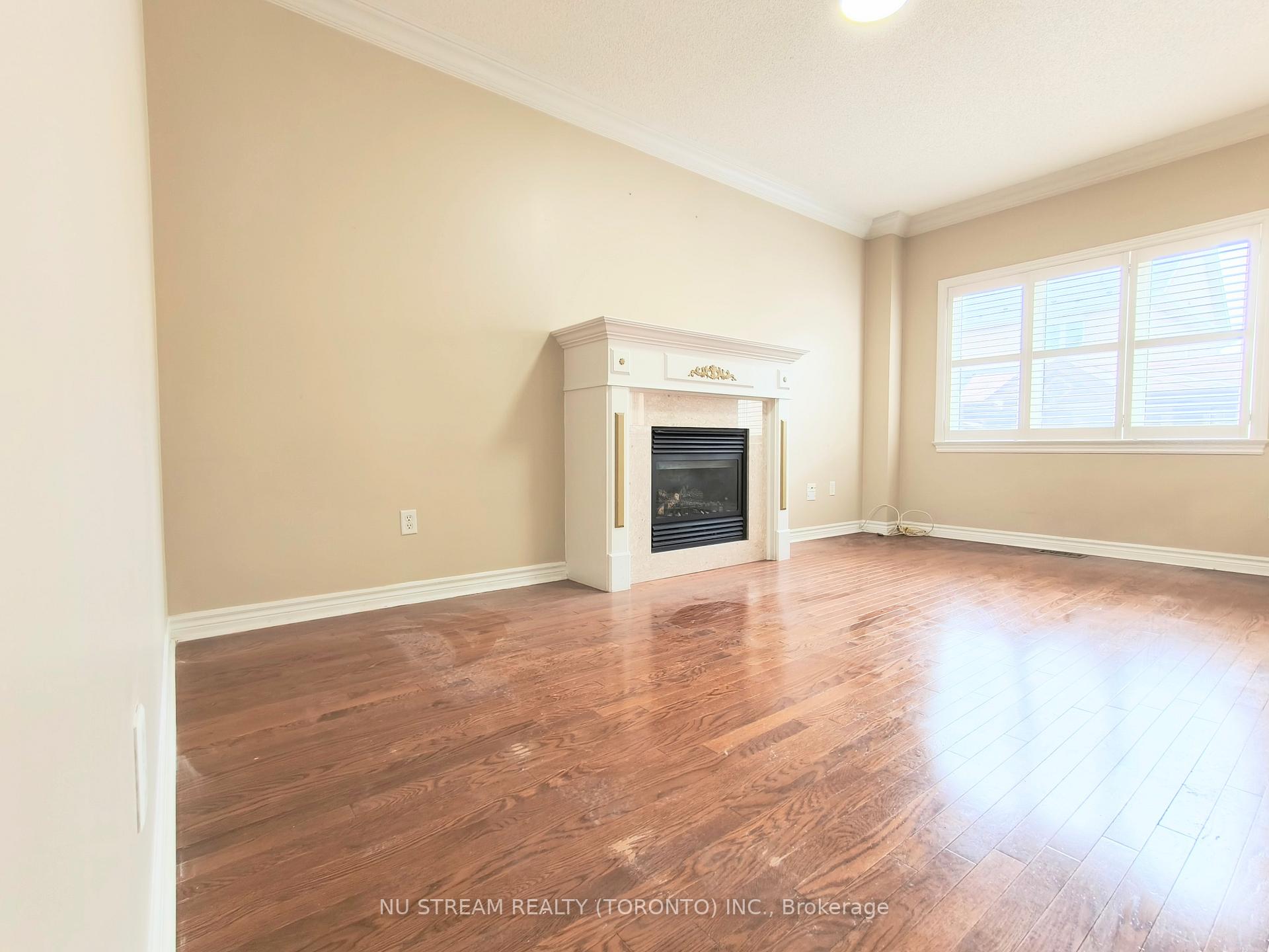 Photo 7 of 279 Twin Hills Crescent, Vaughan, Vellore Village — HOMEH