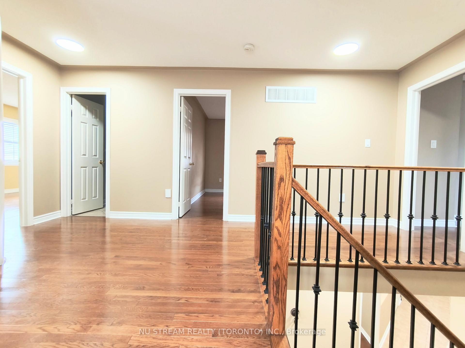 Photo 10 of 279 Twin Hills Crescent, Vaughan, Vellore Village — HOMEH