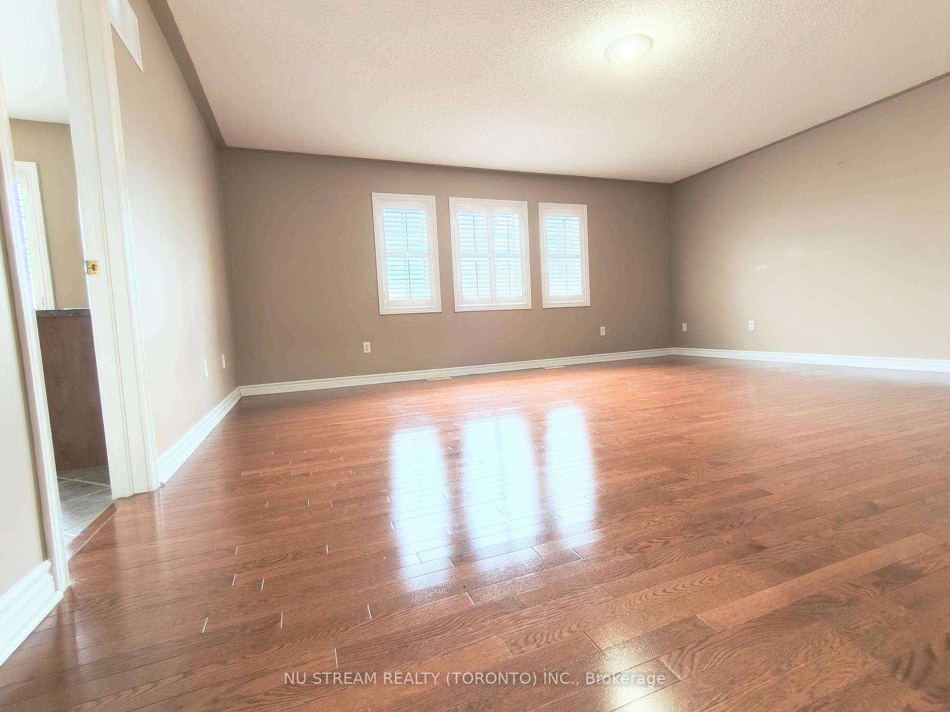 Photo 11 of 279 Twin Hills Crescent, Vaughan, Vellore Village — HOMEH