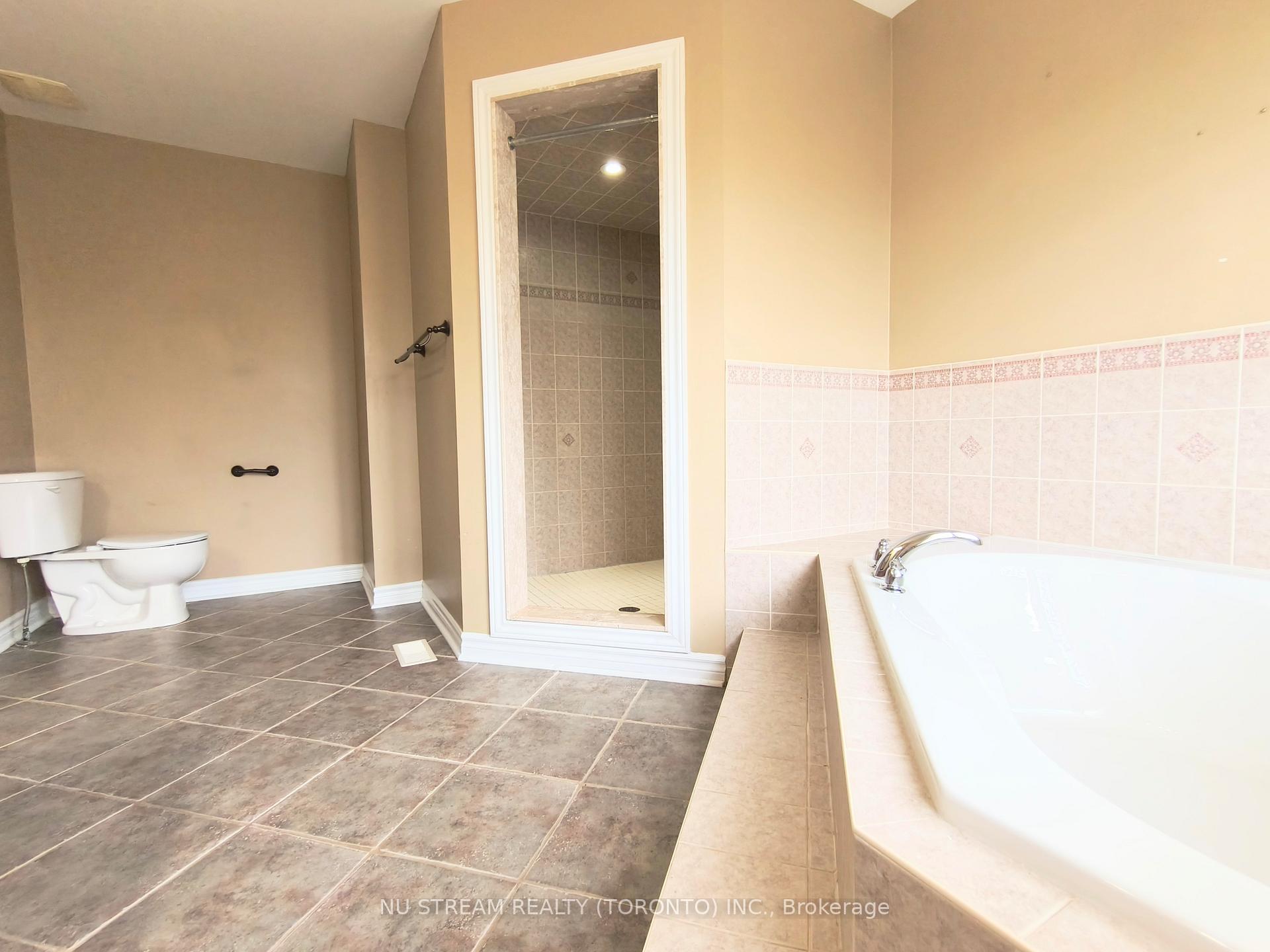 Photo 13 of 279 Twin Hills Crescent, Vaughan, Vellore Village — HOMEH