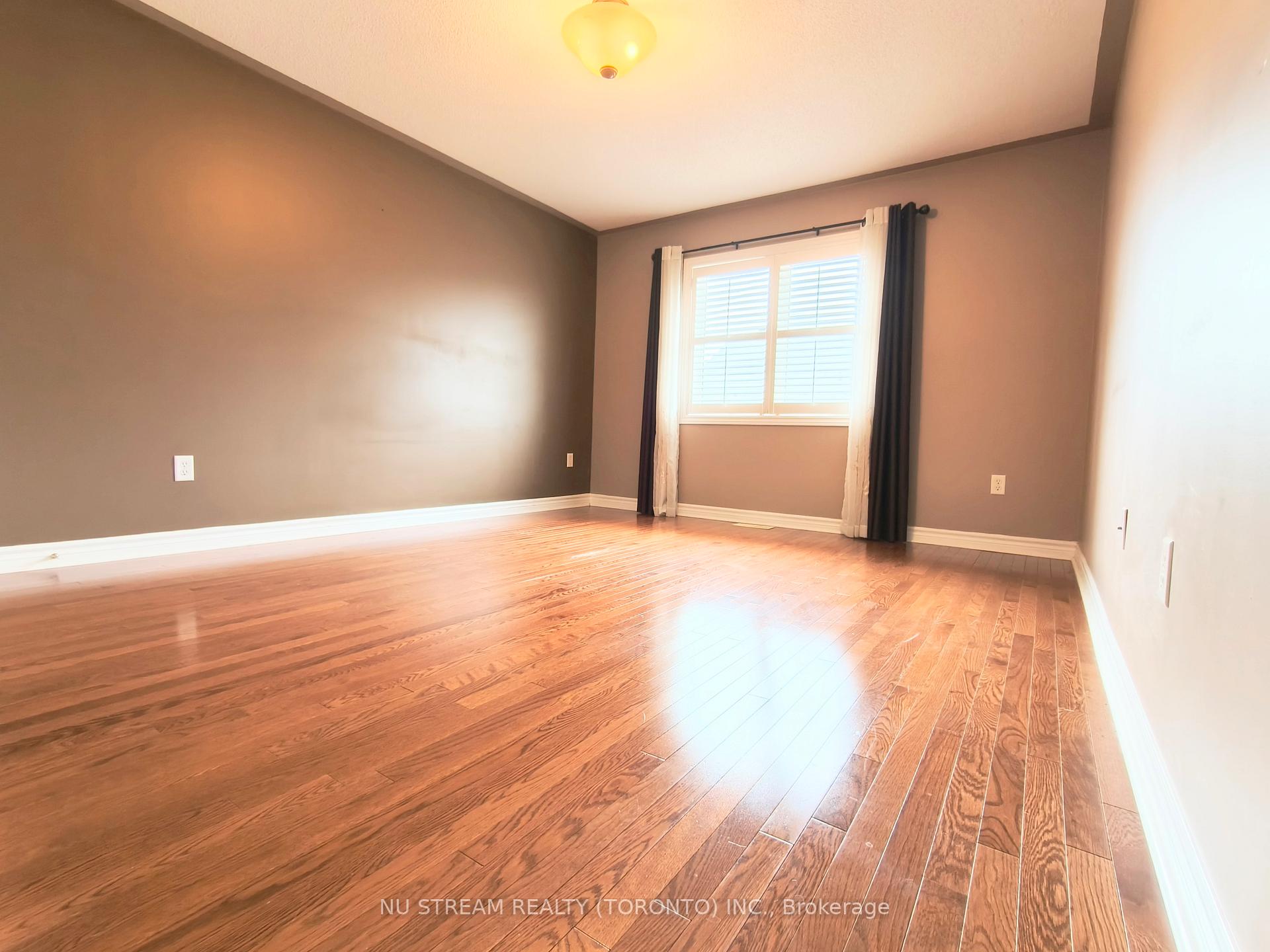 Photo 16 of 279 Twin Hills Crescent, Vaughan, Vellore Village — HOMEH
