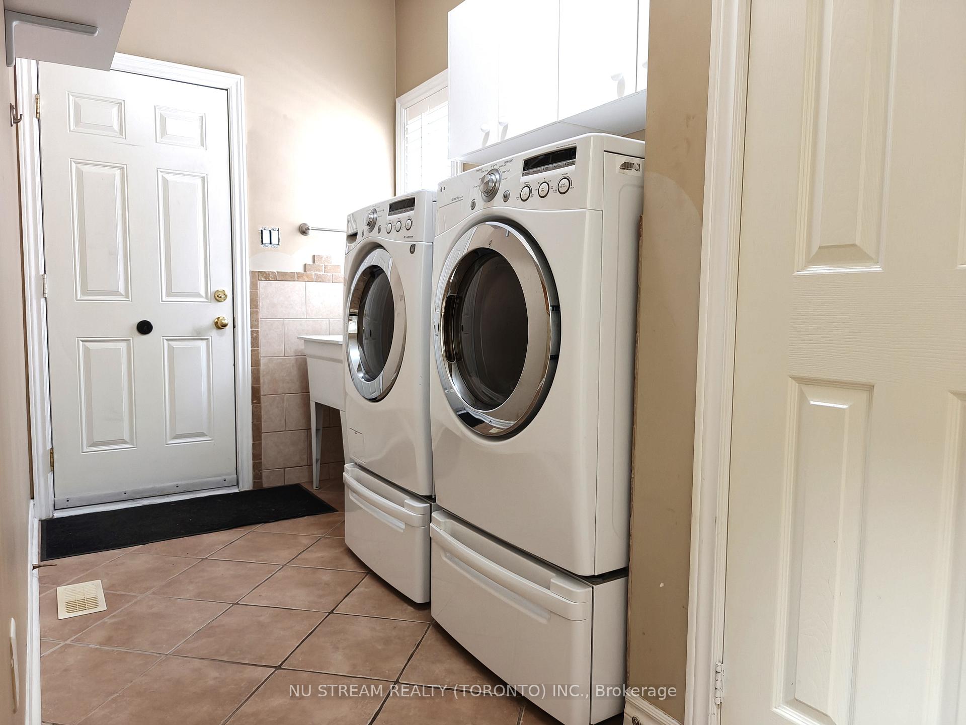 Photo 18 of 279 Twin Hills Crescent, Vaughan, Vellore Village — HOMEH
