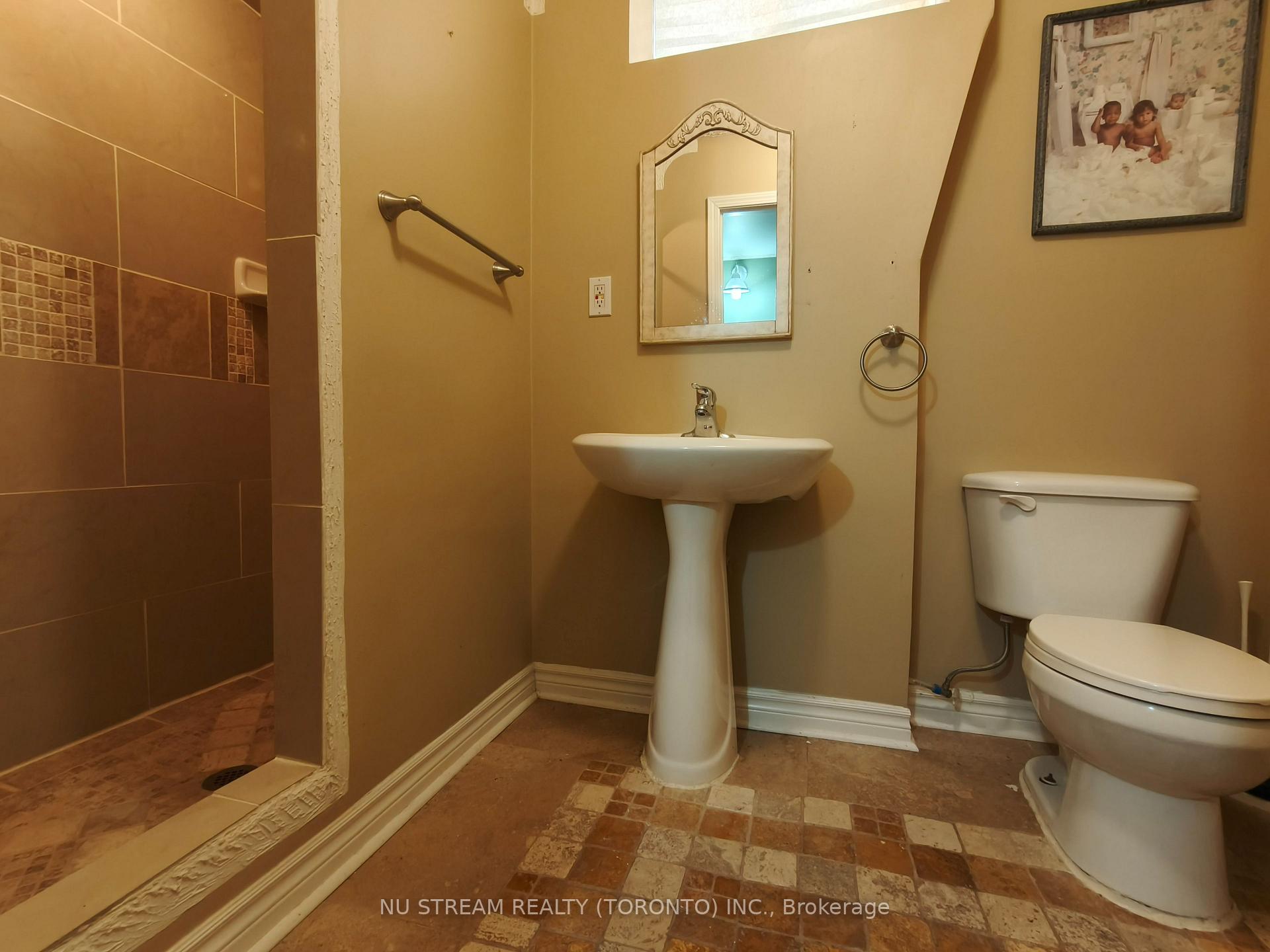 Photo 21 of 279 Twin Hills Crescent, Vaughan, Vellore Village — HOMEH