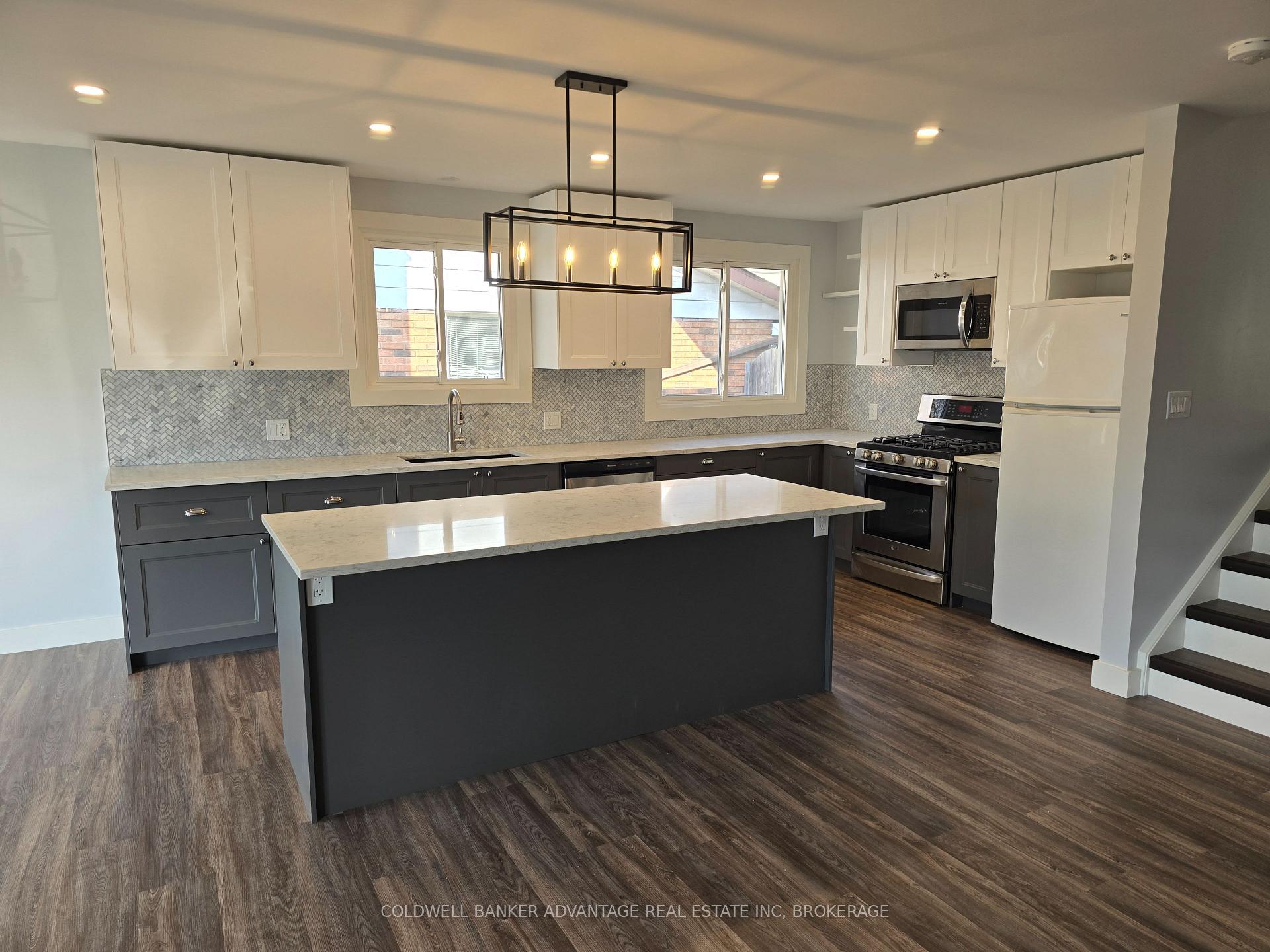 Photo 2 of 124 Royal Oak Drive N, Welland, N. Welland — HOMEH