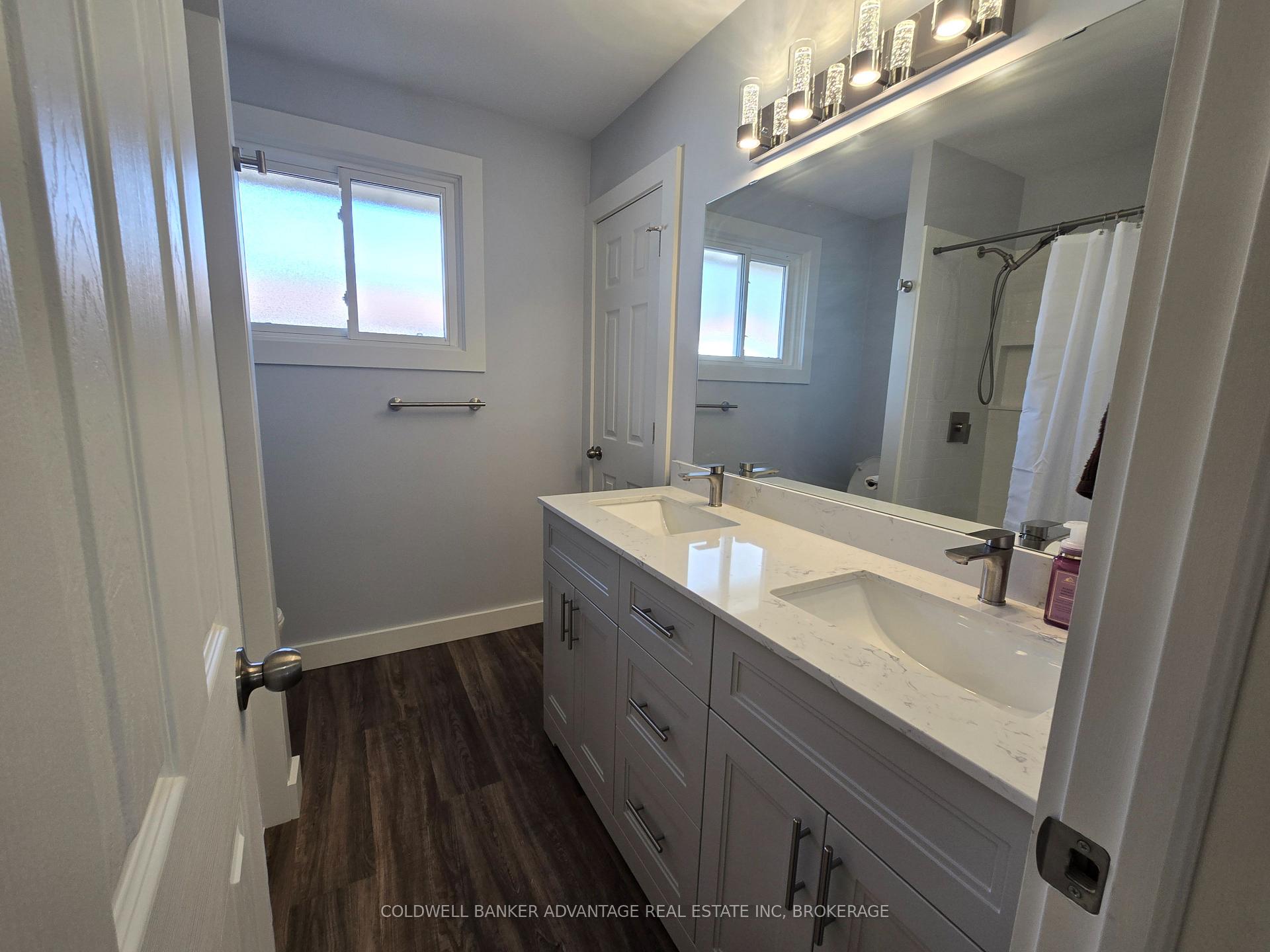 Photo 6 of 124 Royal Oak Drive N, Welland, N. Welland — HOMEH