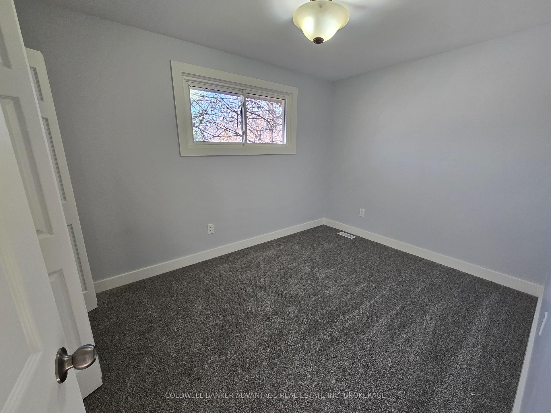 Photo 8 of 124 Royal Oak Drive N, Welland, N. Welland — HOMEH
