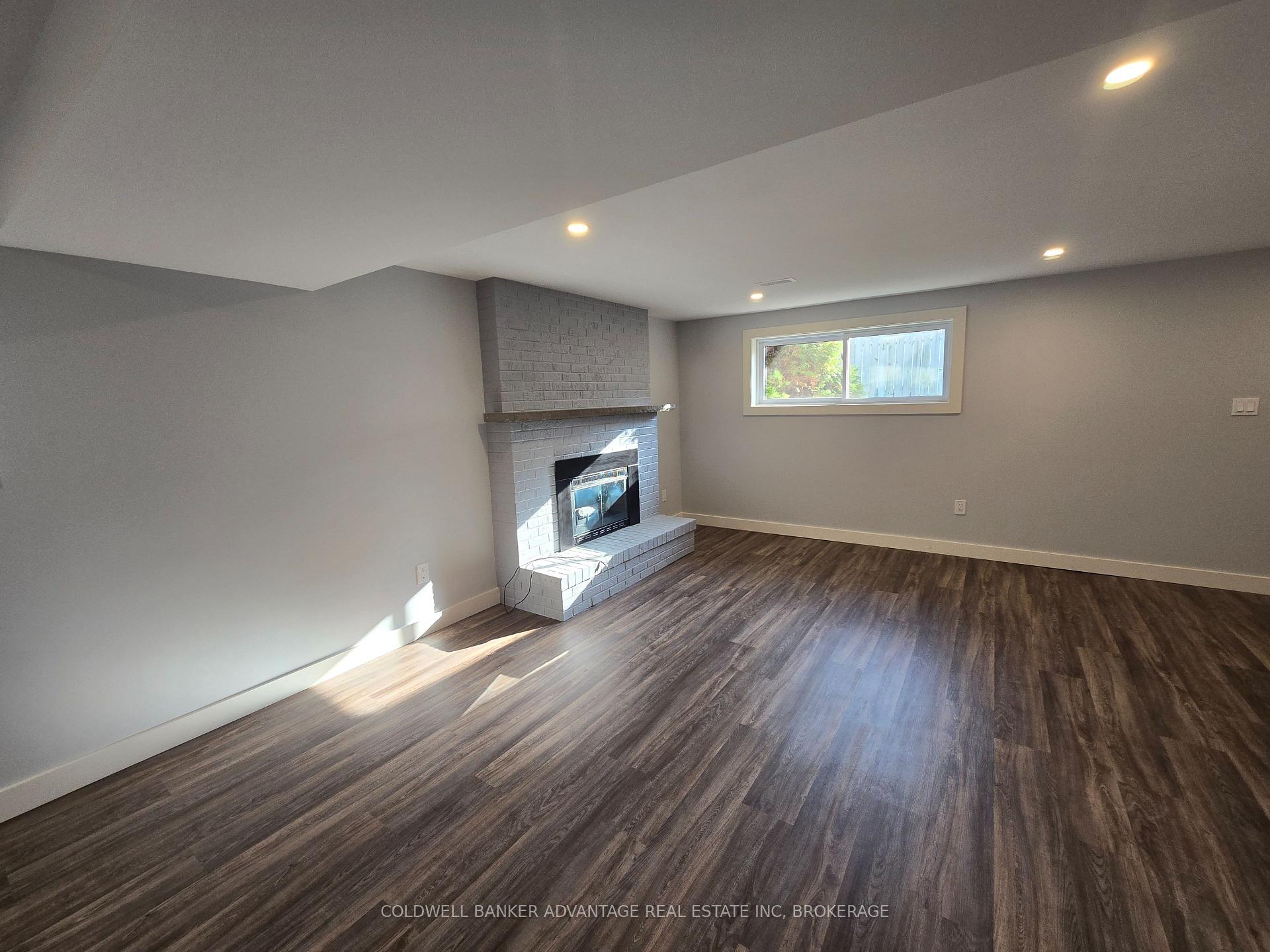Photo 10 of 124 Royal Oak Drive N, Welland, N. Welland — HOMEH