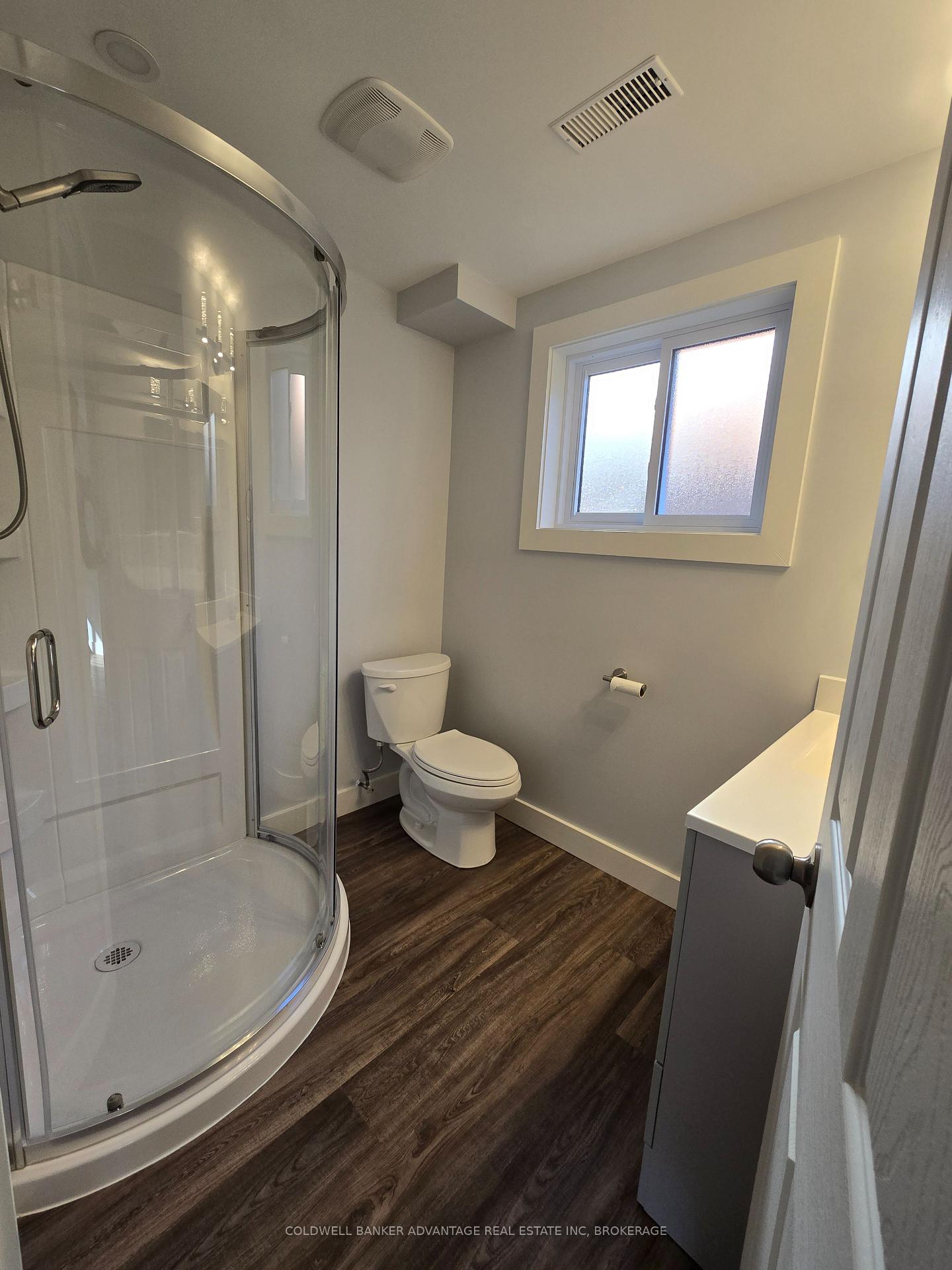 Photo 12 of 124 Royal Oak Drive N, Welland, N. Welland — HOMEH